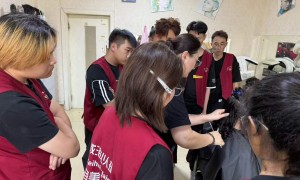 威海以琳美容美发学校 美发速成班 时尚剪裁与色彩搭配 老学员口碑推荐