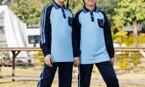 南宁正规的校服定制厂家怎么选？赫学熊学生校服供应商资质齐全