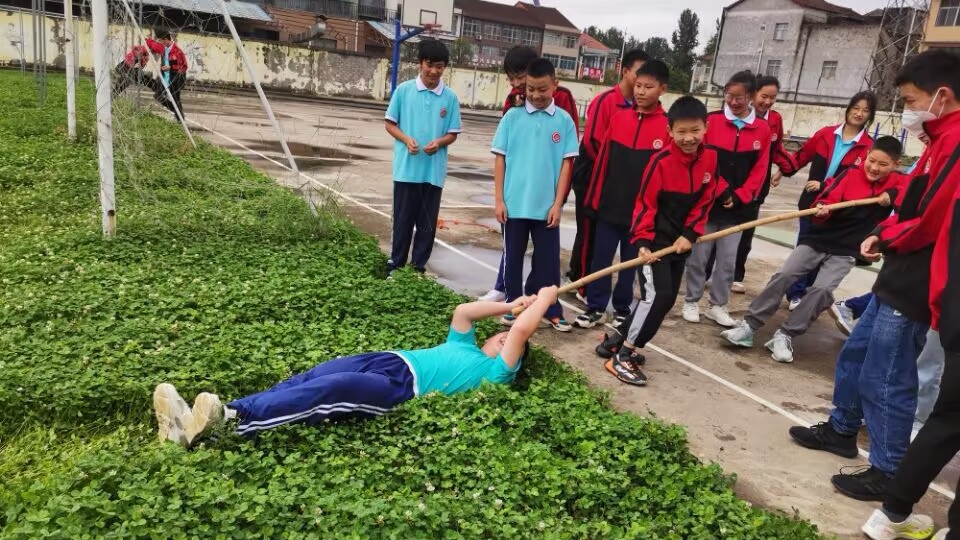 庙滩二中：启幕“安全生产月” 筑牢安全“防护墙”