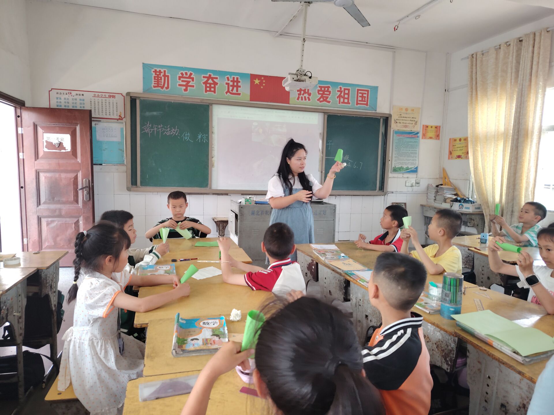 黄畈中心小学：弘扬端午文化   激发爱国情感