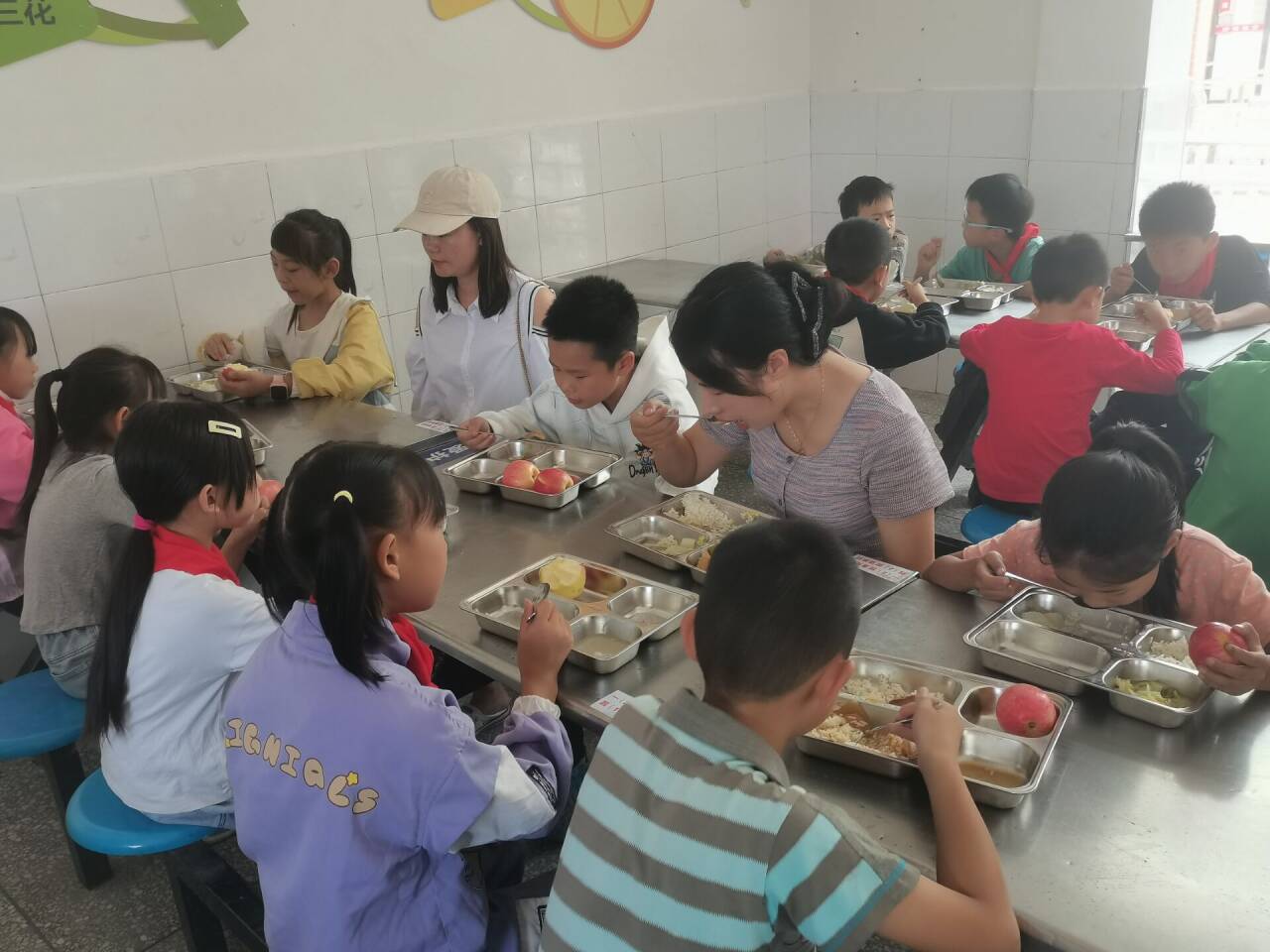 “味”爱而来 ，“食”刻守护——五山镇小学食堂开放日活动