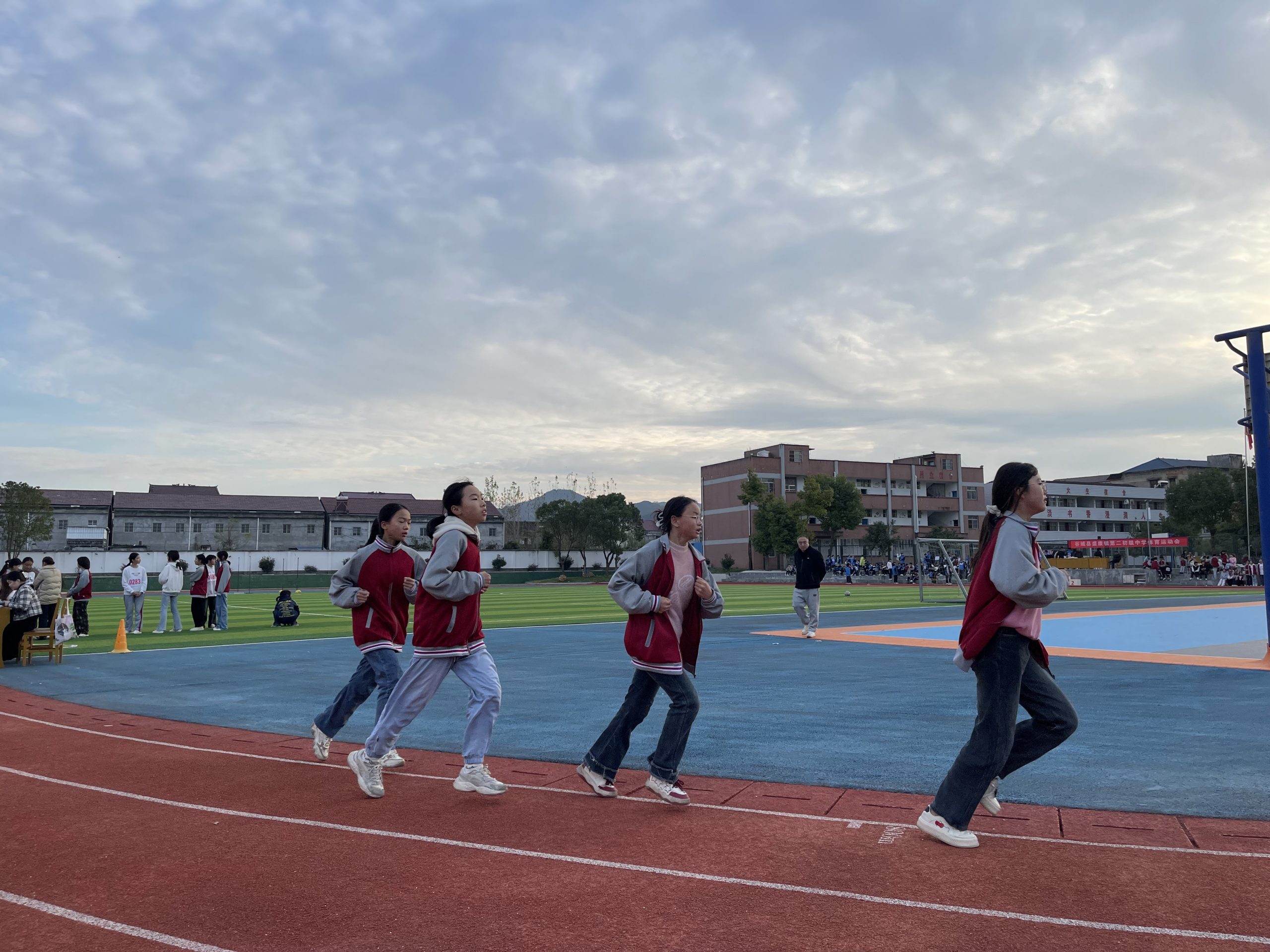 谷城盛康二中第三十四届运动会：凸显学校体育特色，助力学生全面发展