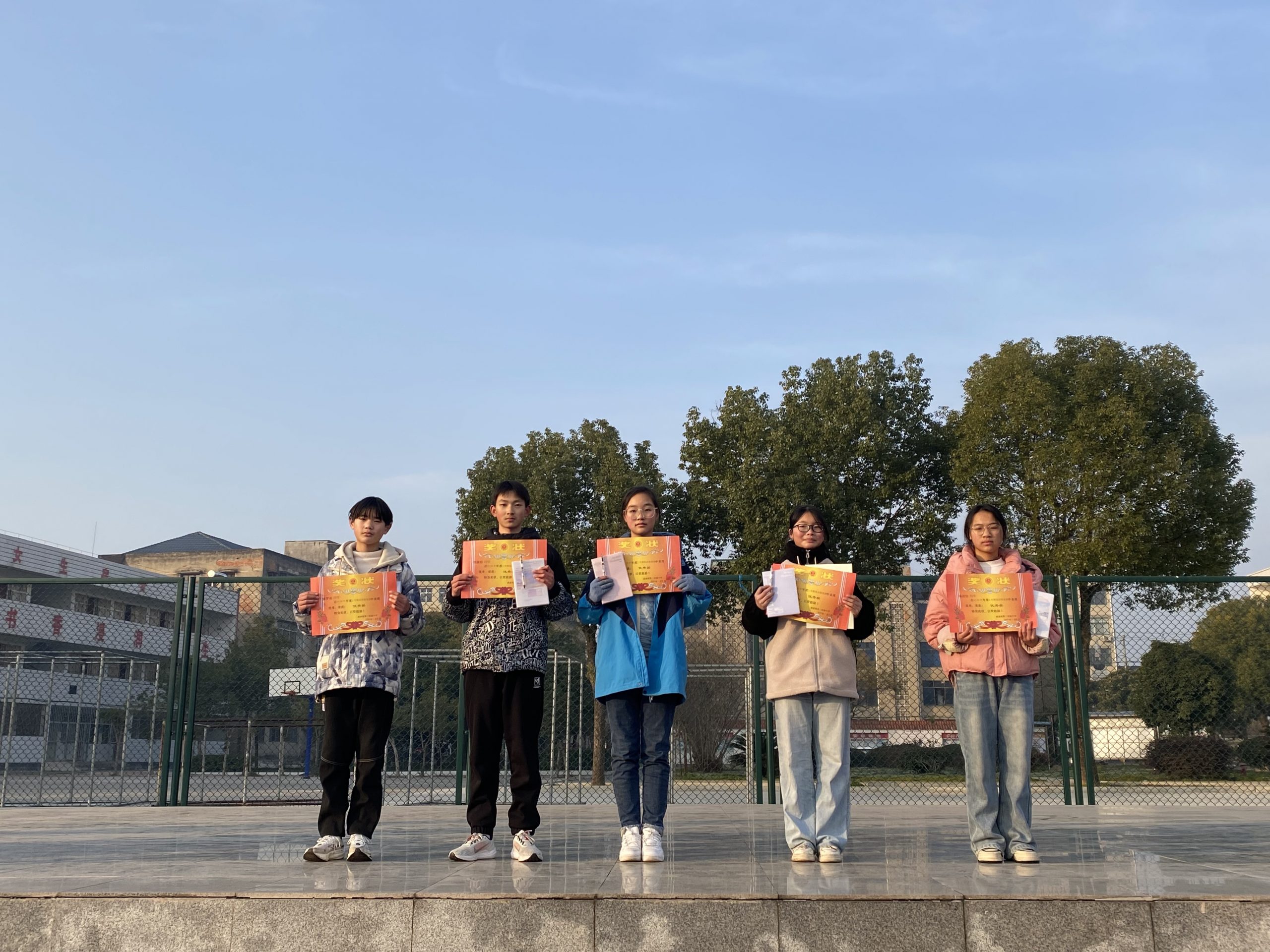 盛康二中在谷城县首届英语情景喜剧大赛中载誉而归