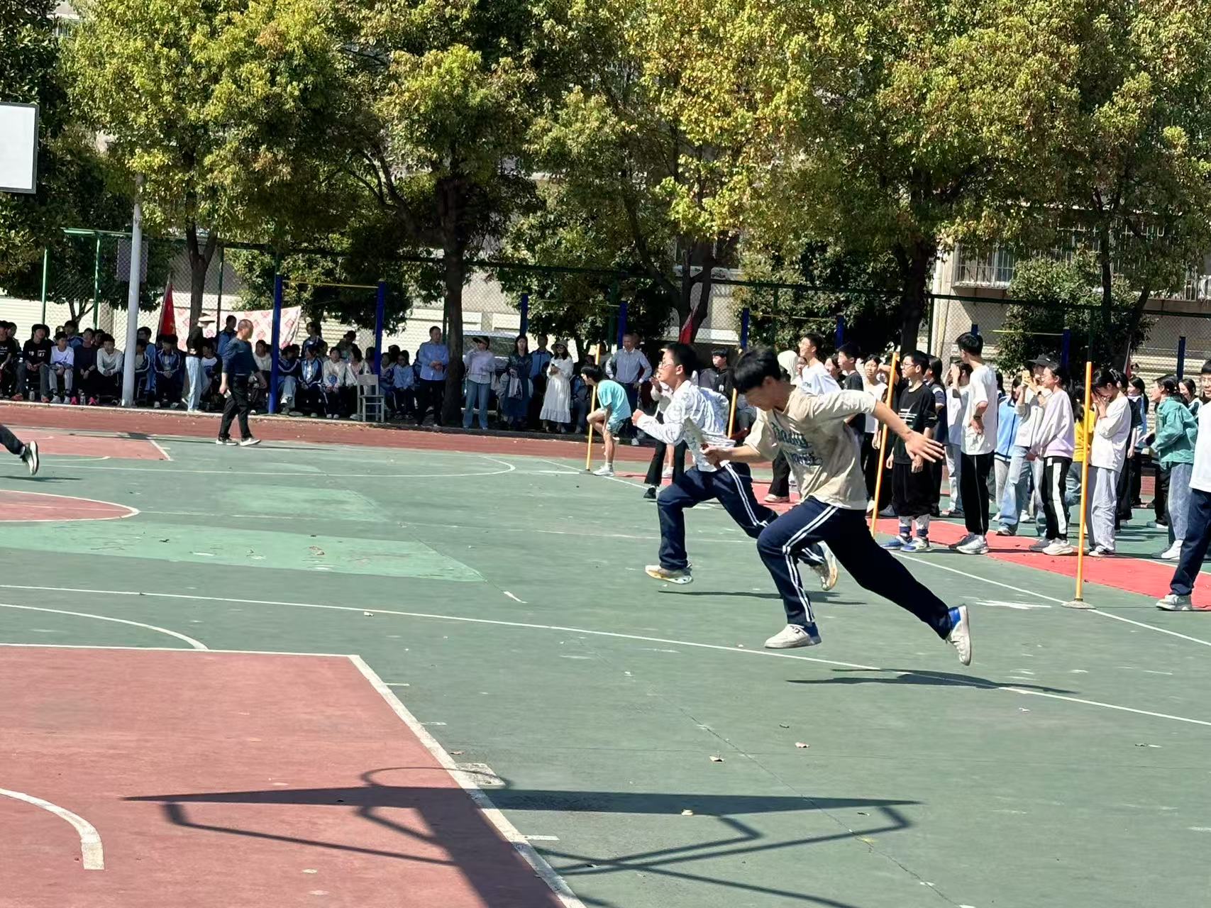 奔跑吧，少年！谷城县筑阳中学七年级接力赛激情上演！