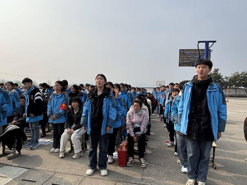 家校携手，百日铸梦：谷城盛康镇一中百日誓师大会