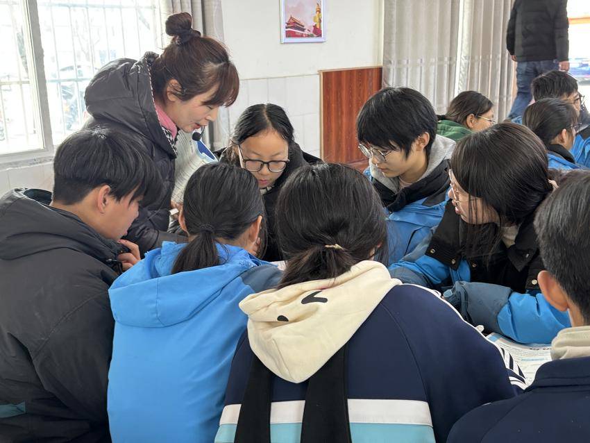 谷城盛康镇一中：小组教学展风采，学段衔接共研讨