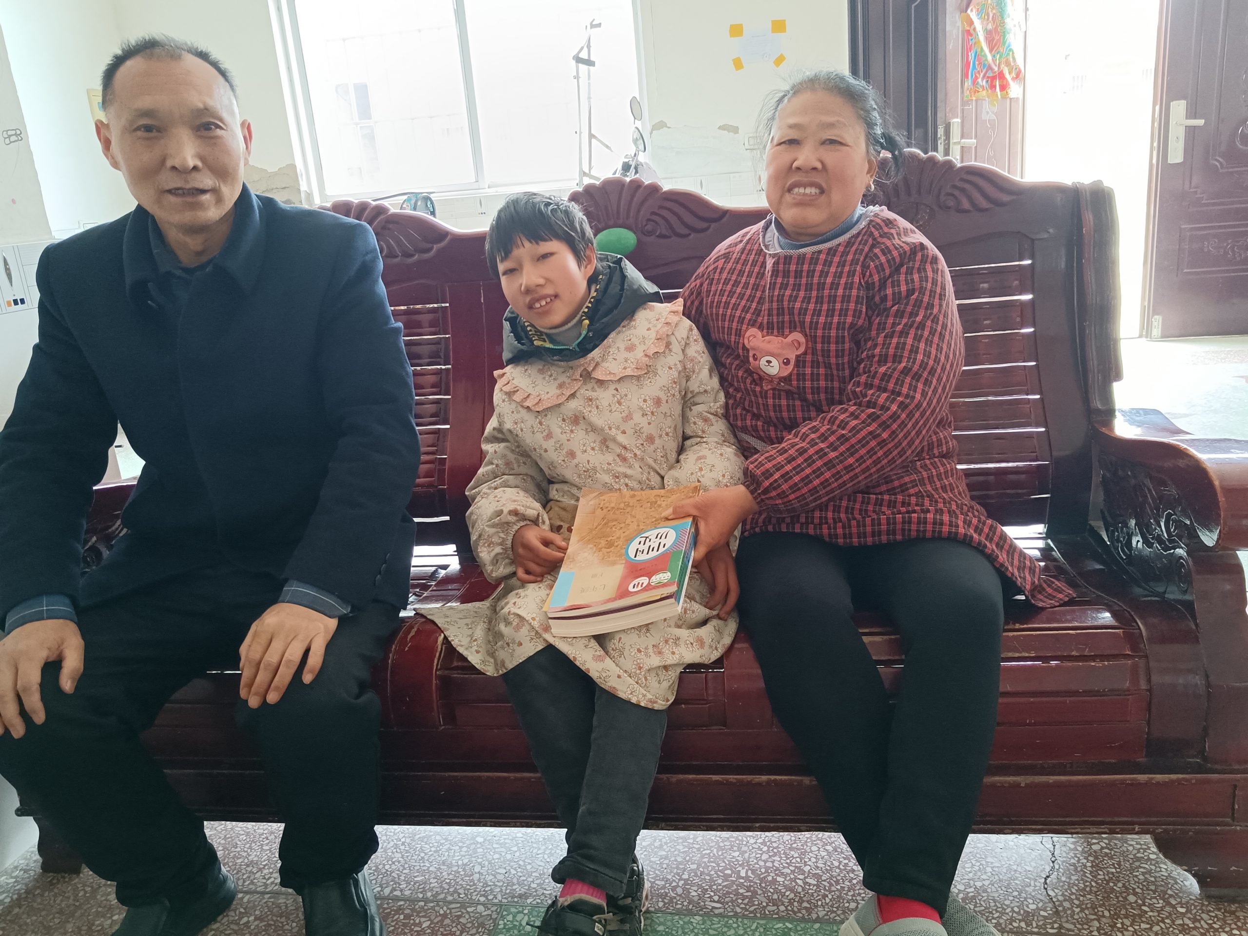 爱心送教，点亮希望：赵书记的温暖之行