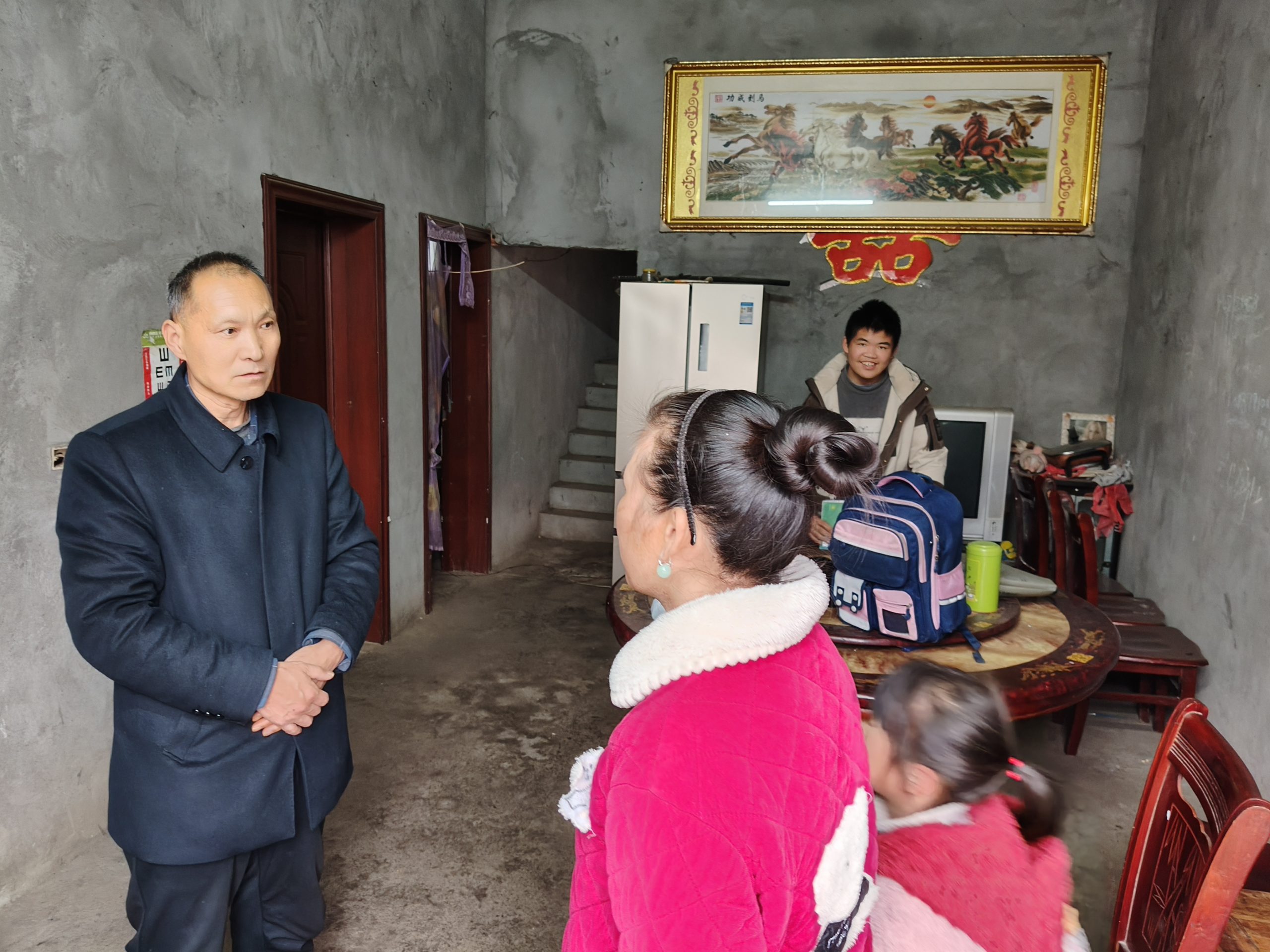 爱心送教，点亮希望：赵书记的温暖之行