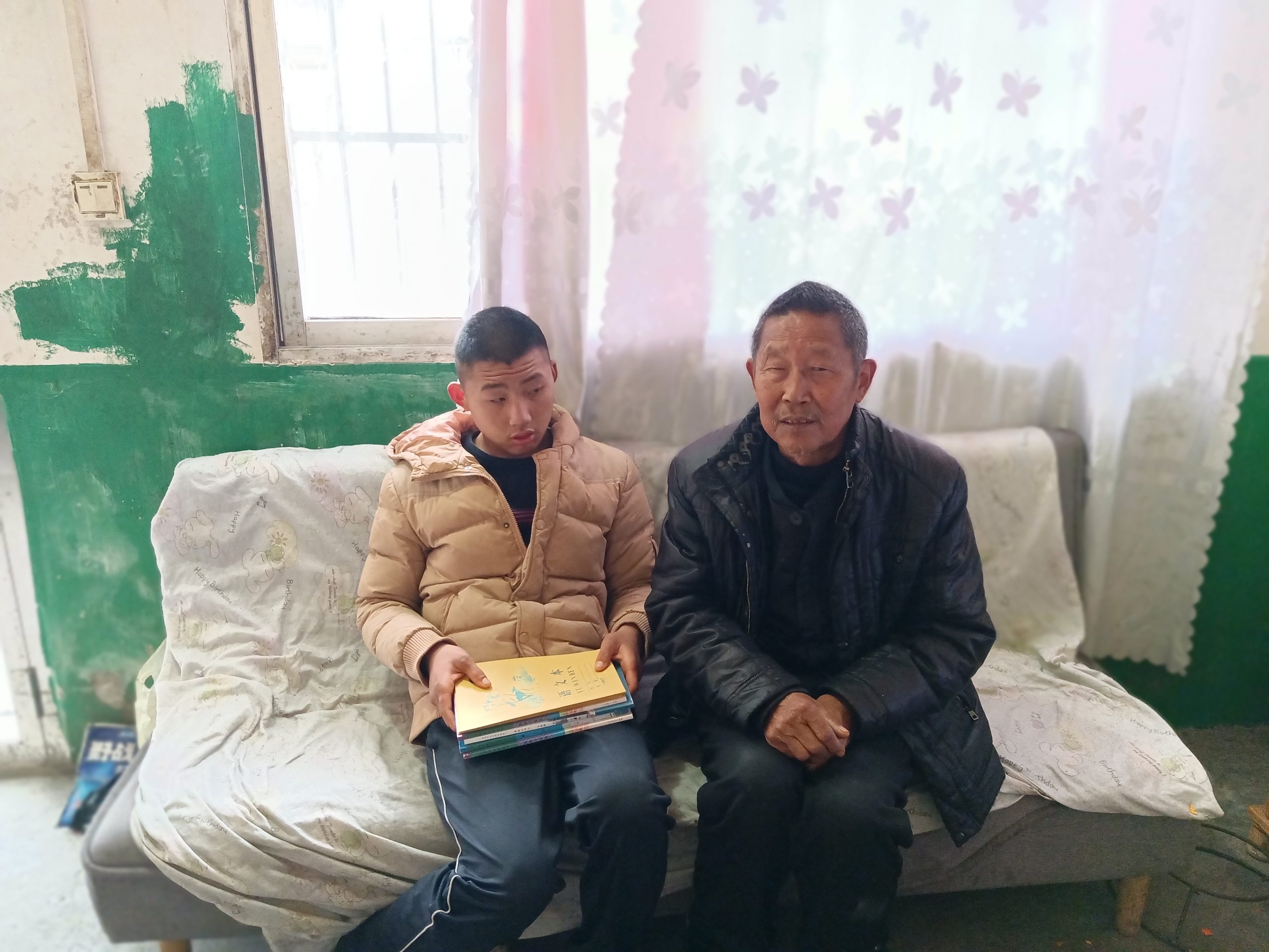 爱心送教，点亮希望：赵书记的温暖之行