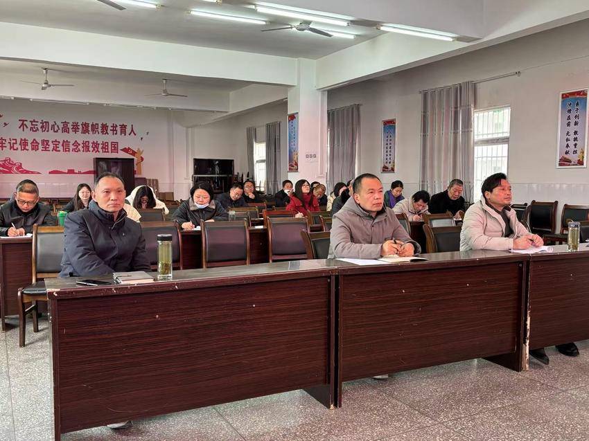 谷城盛康镇一中：小组教学展风采，学段衔接共研讨