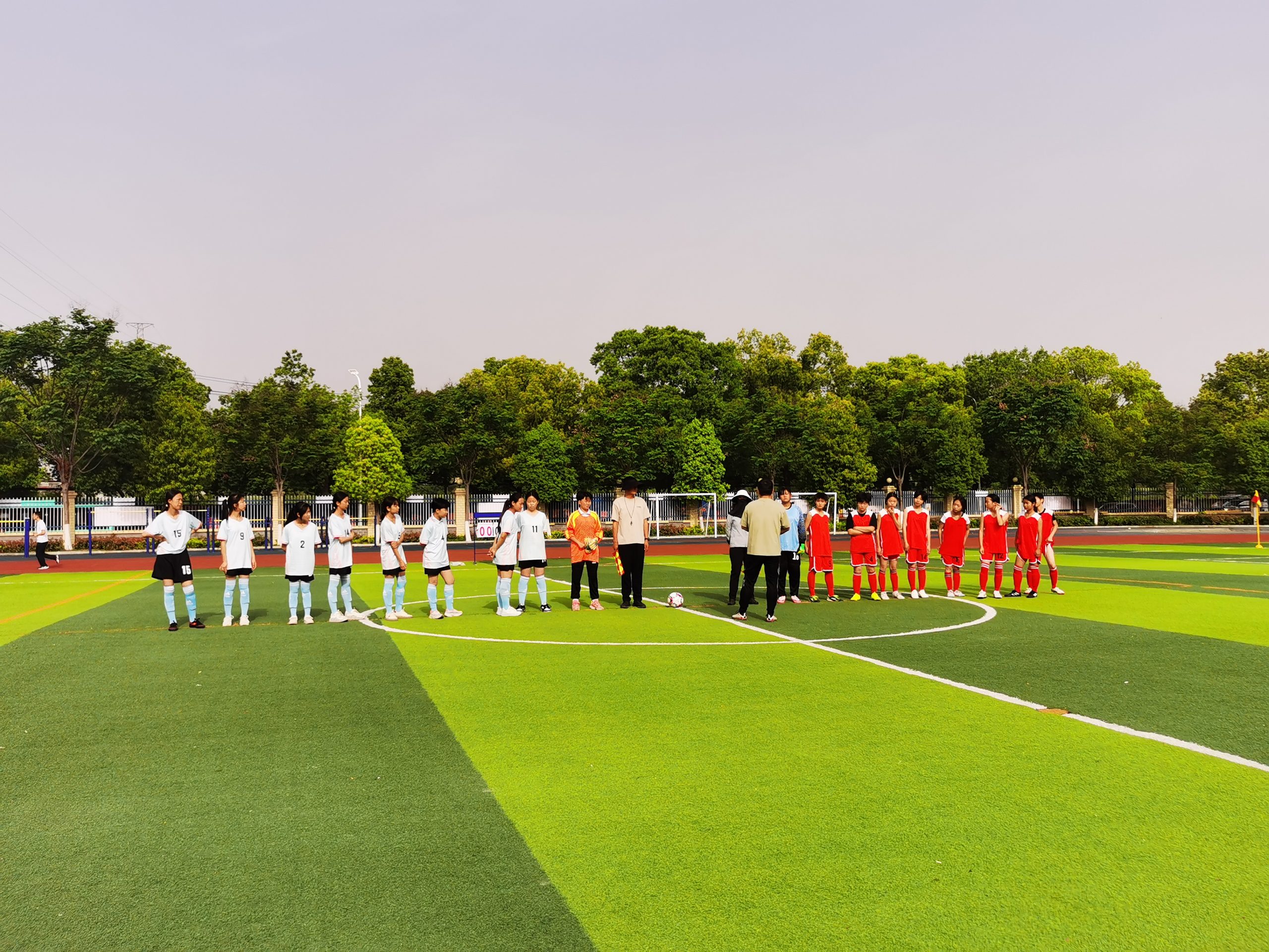 绿茵展风采 巾帼绽芳华——谷城县盛康一中女子足球队勇夺县联赛开门红