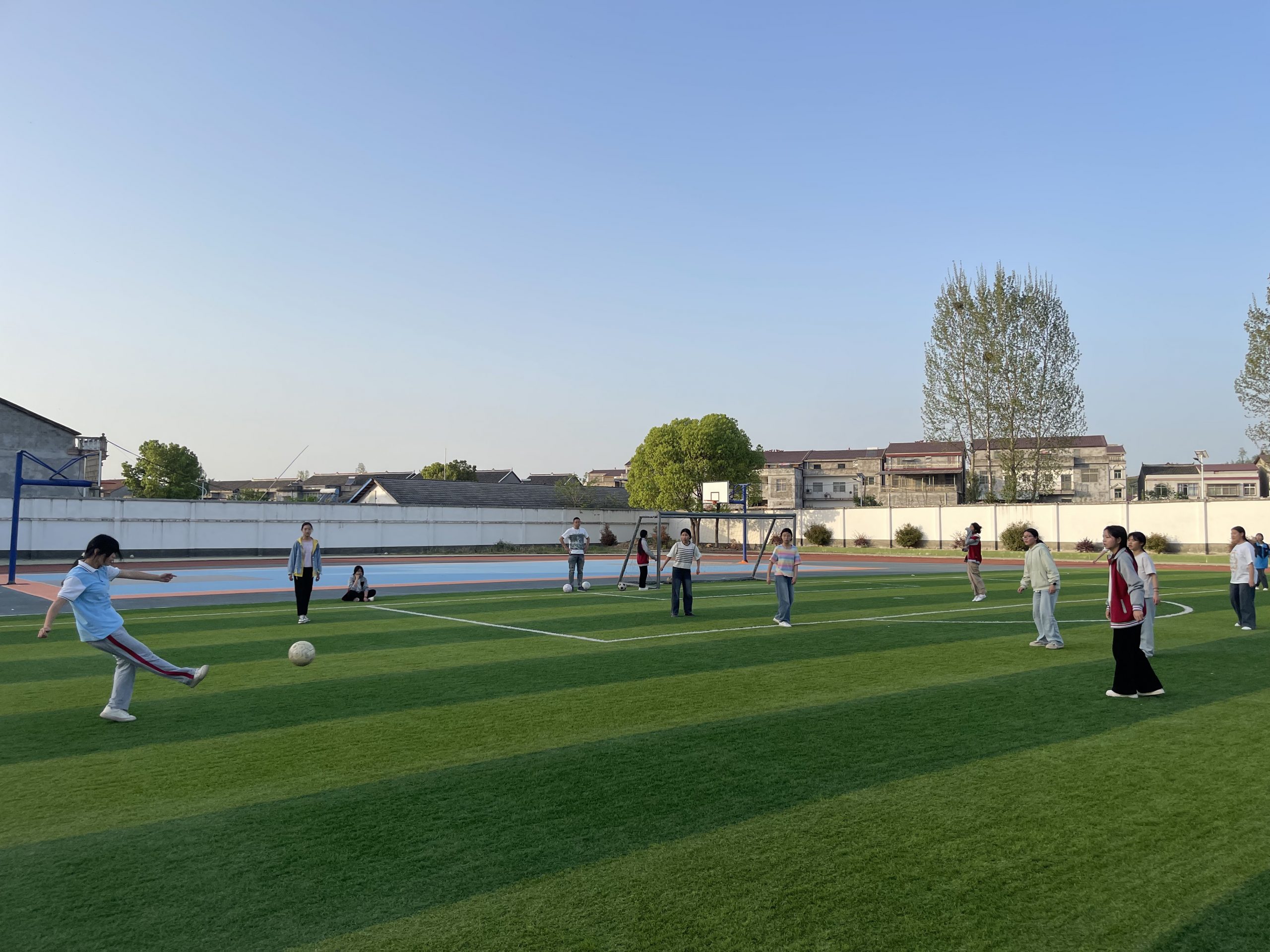 谷城县盛康二中全力备战县第十届中小学足球联赛剑指佳绩