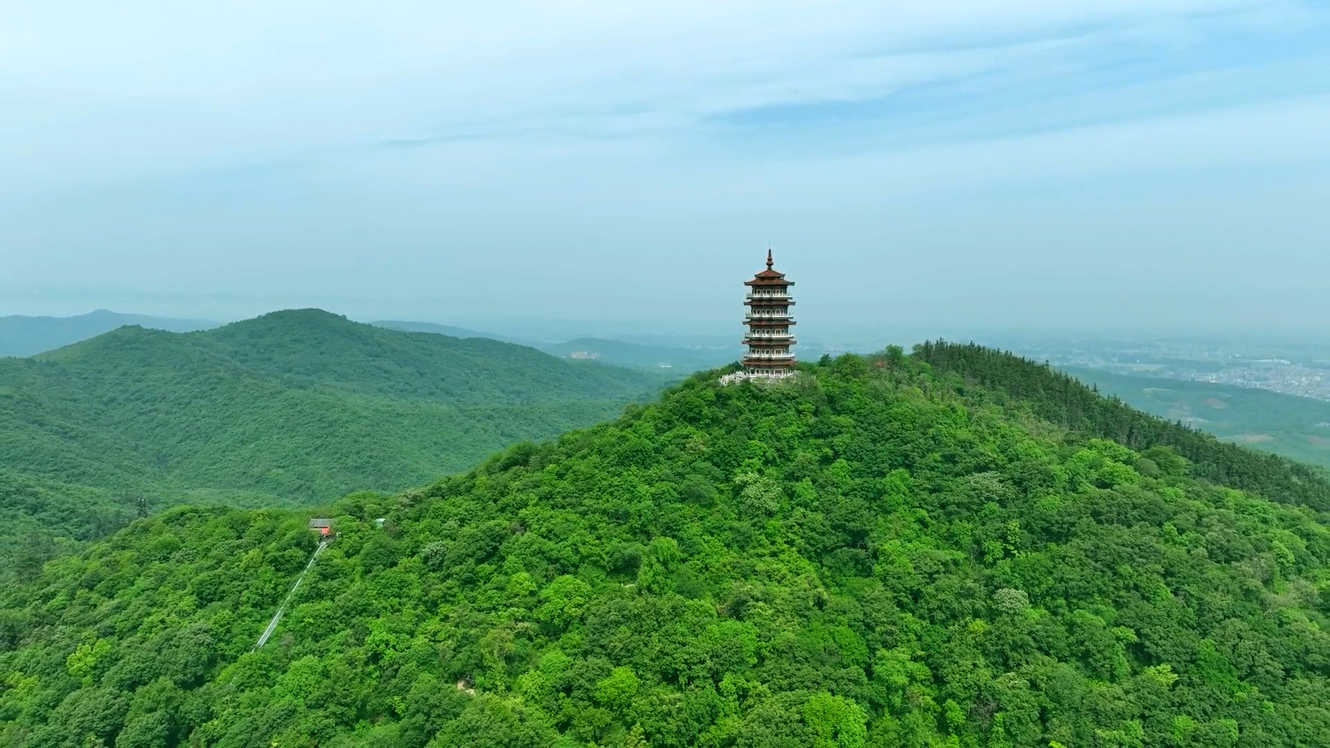 隆中山上腾龙阁