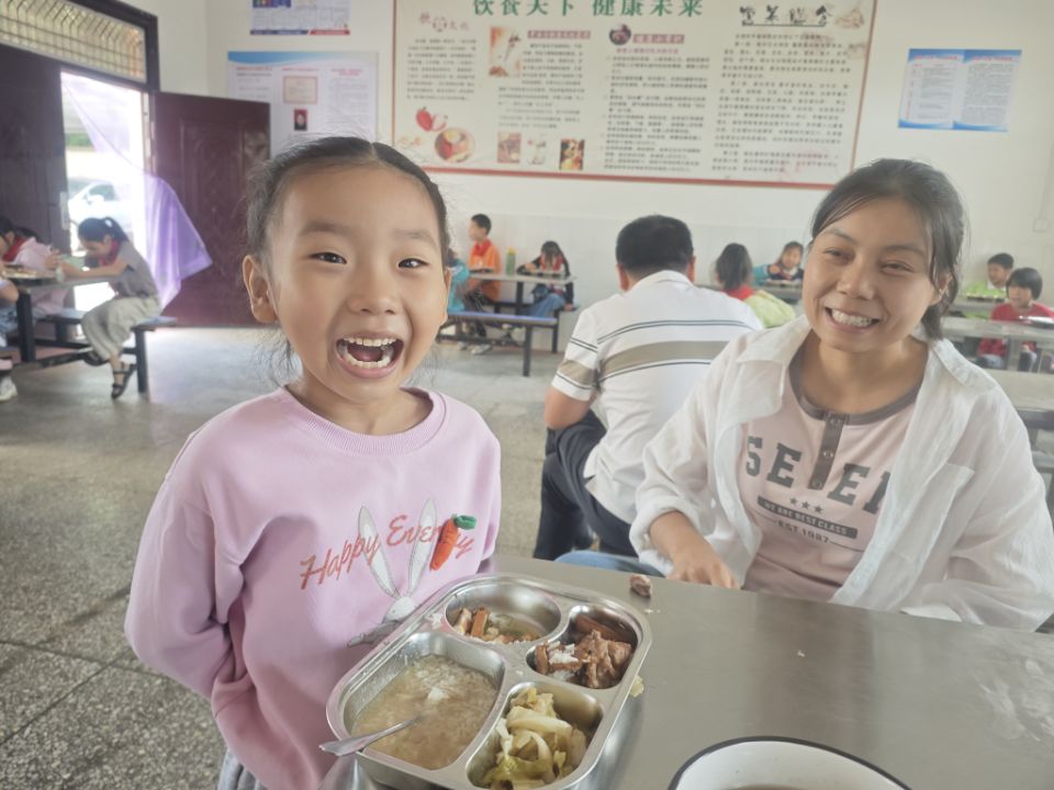 餐盘边的对话：当家长陪餐成为成长“食”验课