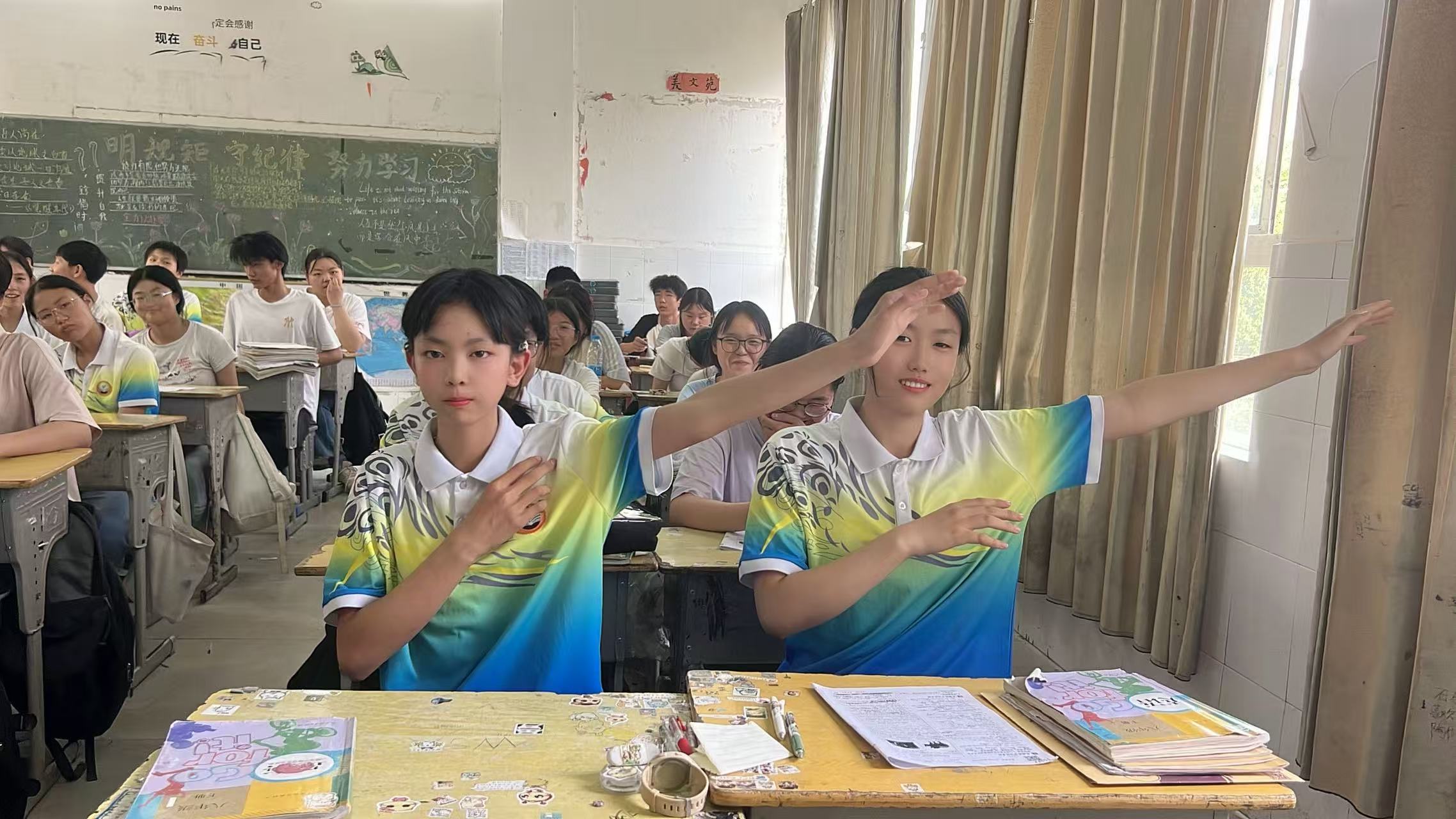 谷城石花镇三中：心似翠叶沐暖阳  情如溪流润心坊