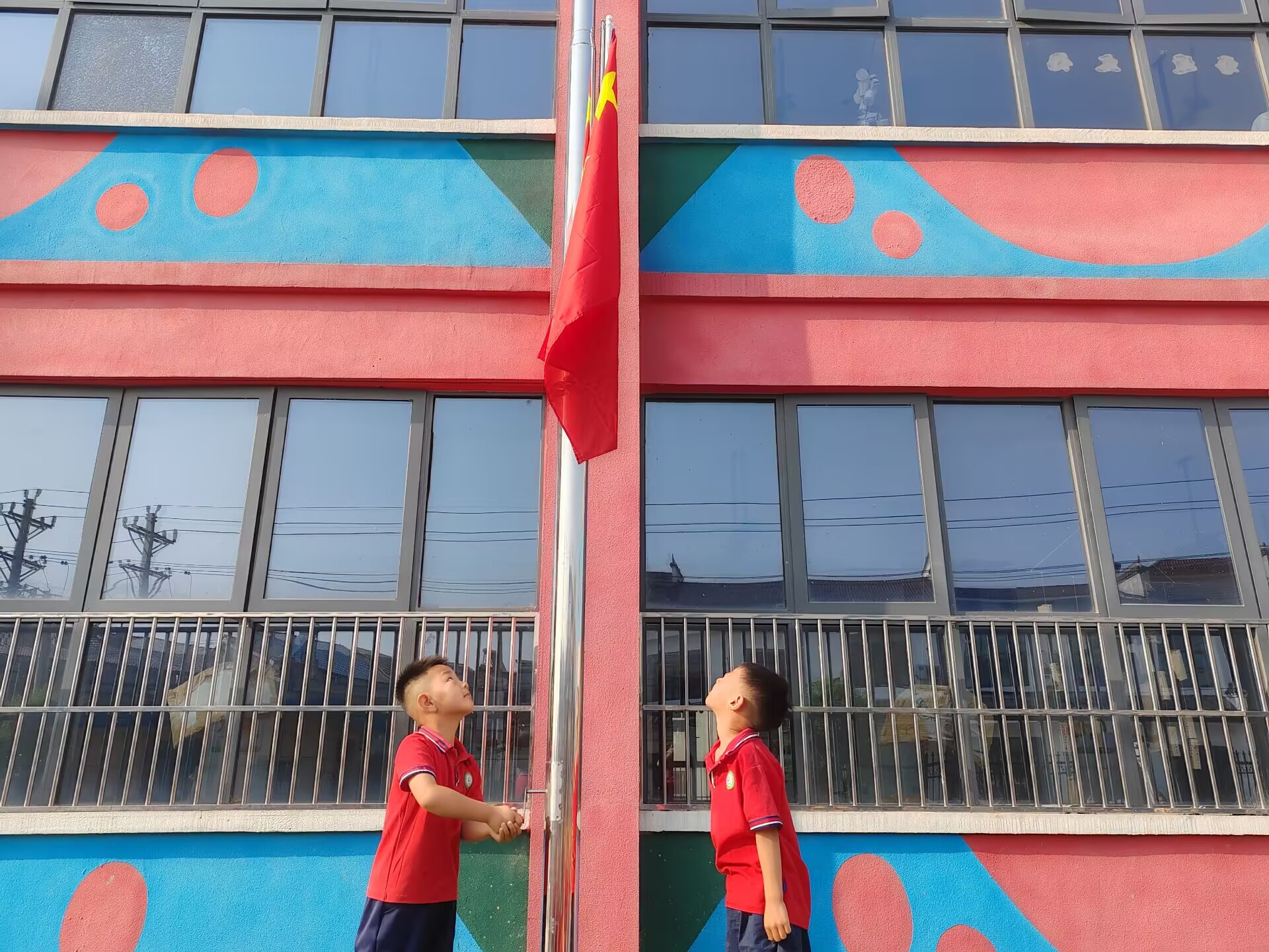 谷城县石花镇凉水井幼儿园：童声诵经典 赤心向朝阳