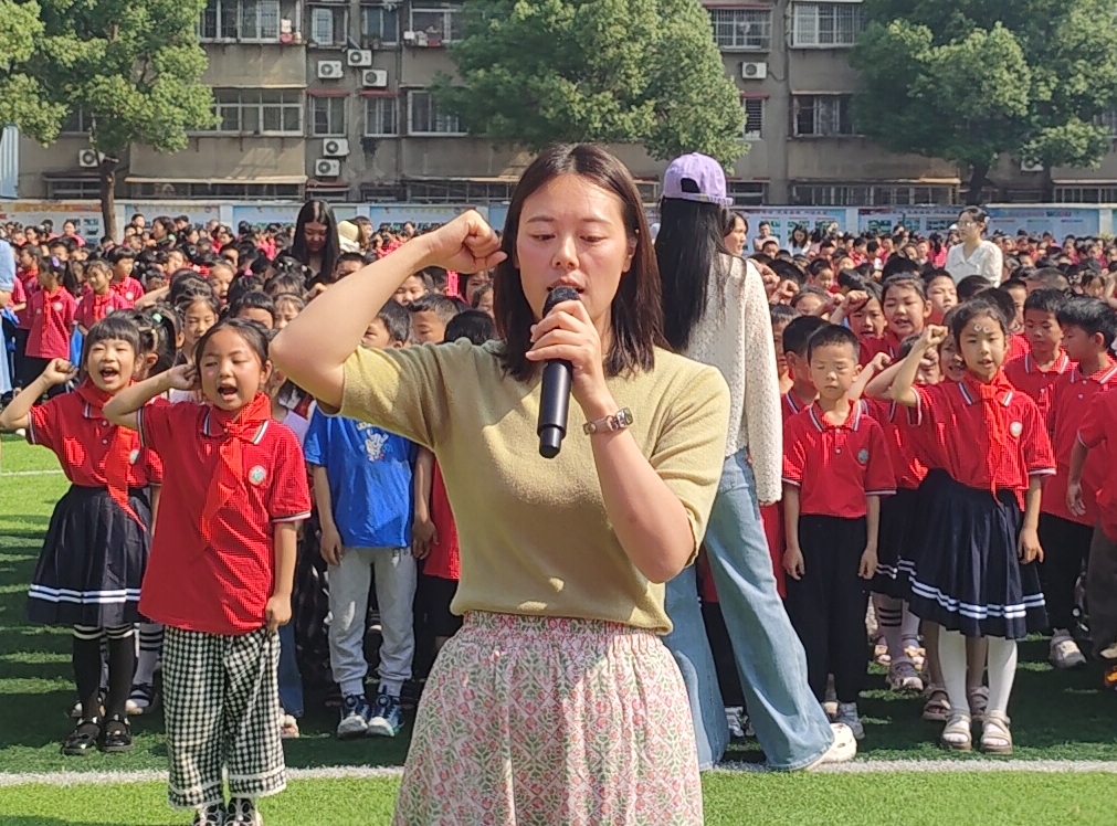谷城县粉阳路小学教联体中华路校区：红领巾心向党 争做新时代好队员
