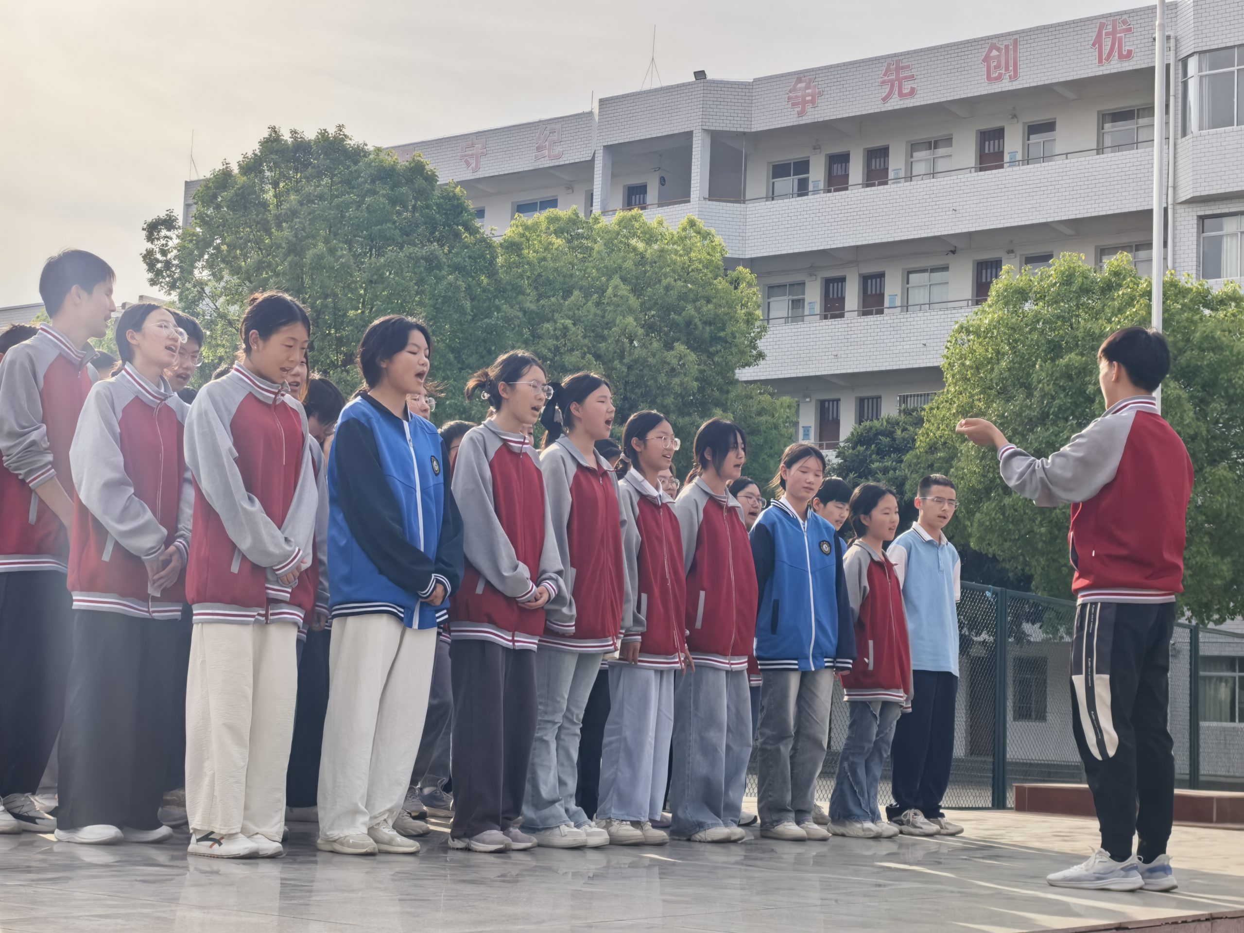 奏响青春旋律，舞动艺术风采：谷城县盛康二中艺术节圆满落幕