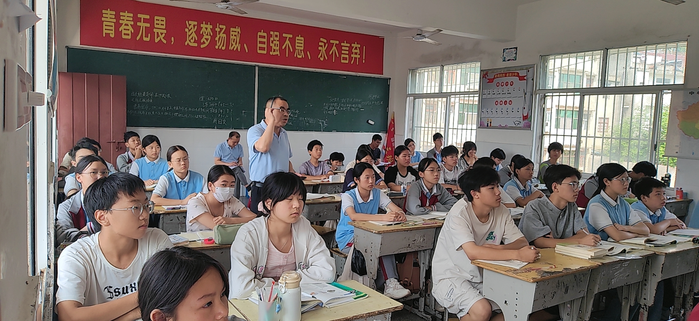 扎实常规促发展 检查赋能再提升——谷城盛康二中接受2025年春季常规教学工作检查获好评