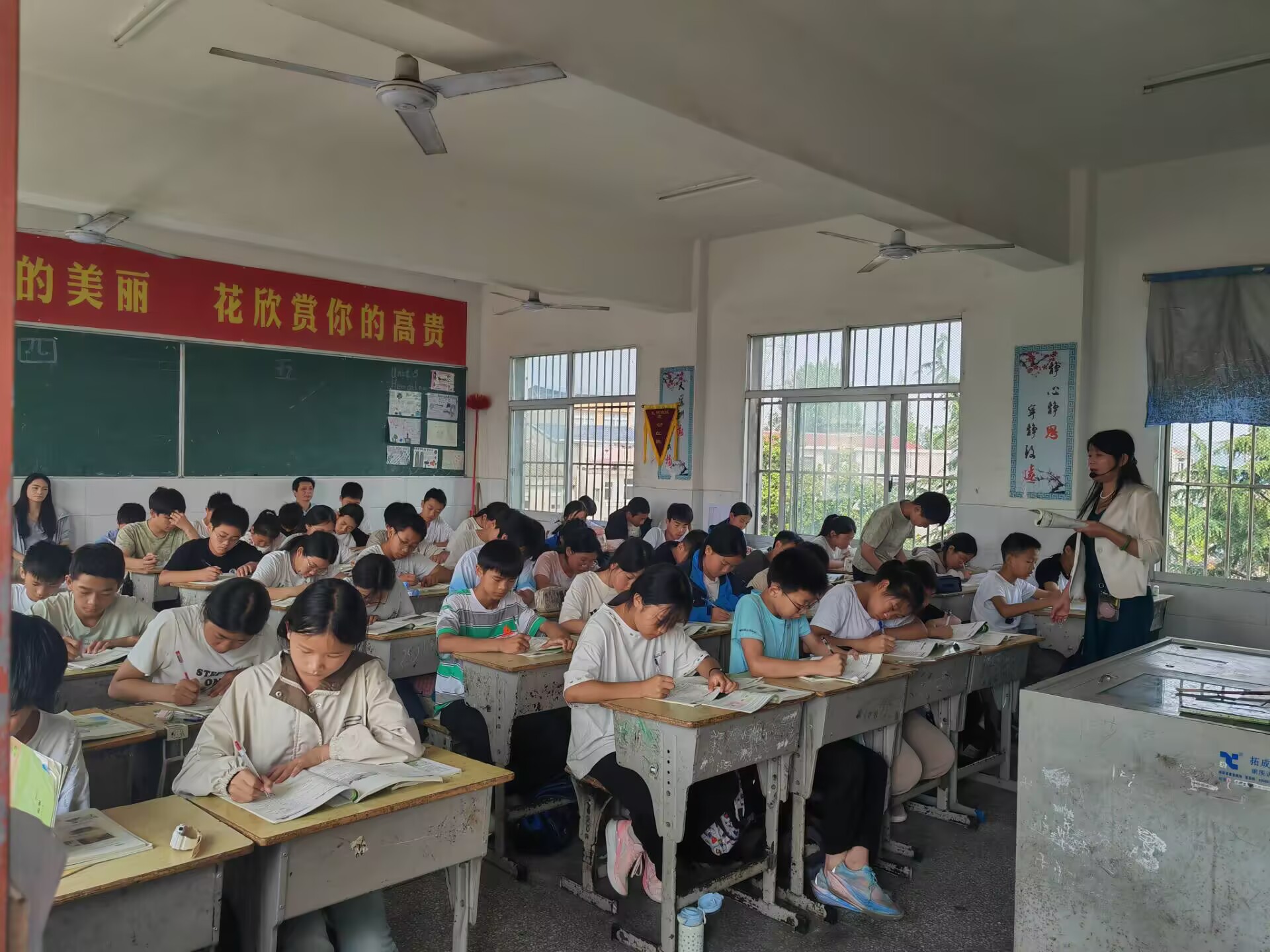 扎实常规促发展 检查赋能再提升——谷城盛康二中接受2025年春季常规教学工作检查获好评