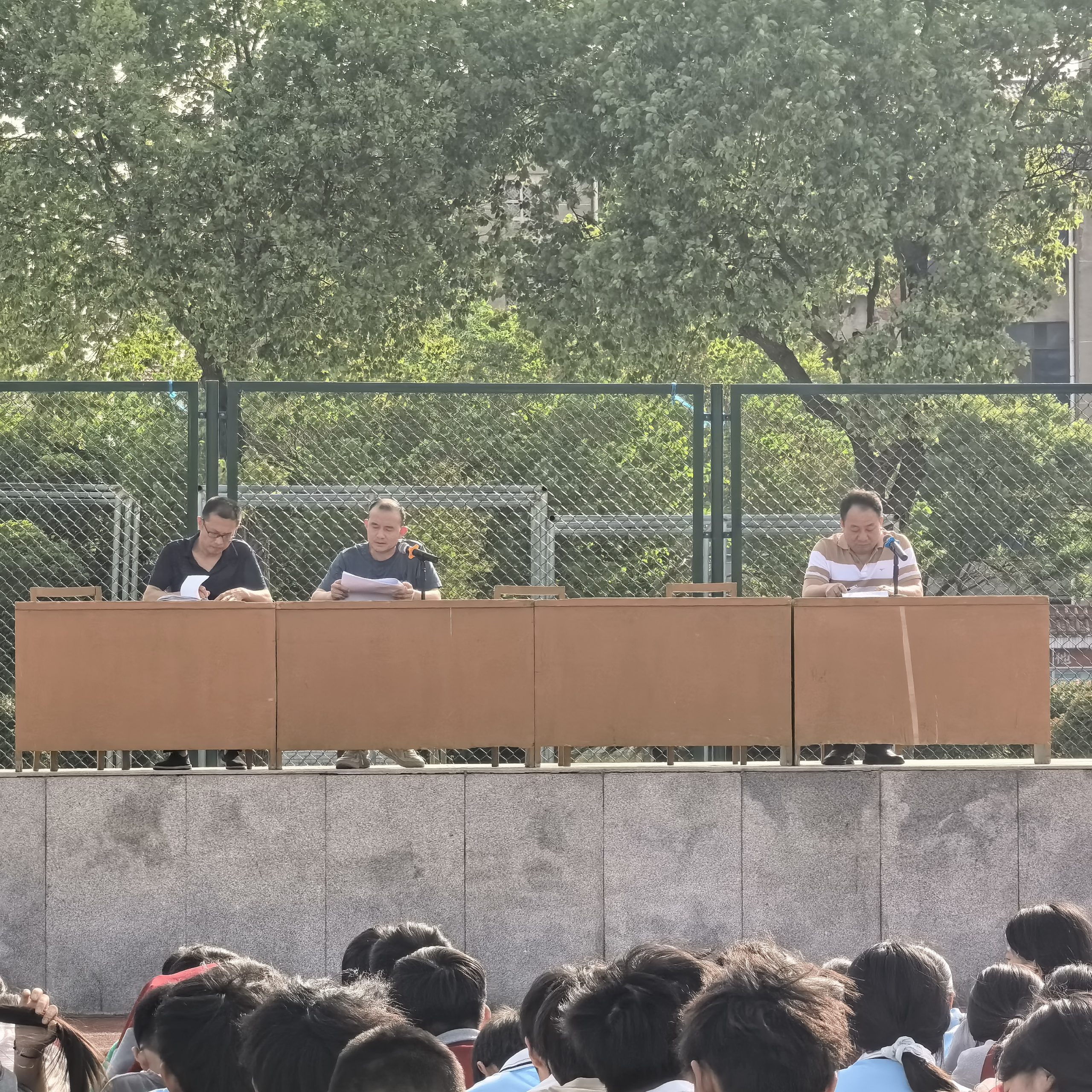 谷城县盛康二中召开法治教育会暨阶段性学习总结会 筑牢法治根基 凝聚奋进力量