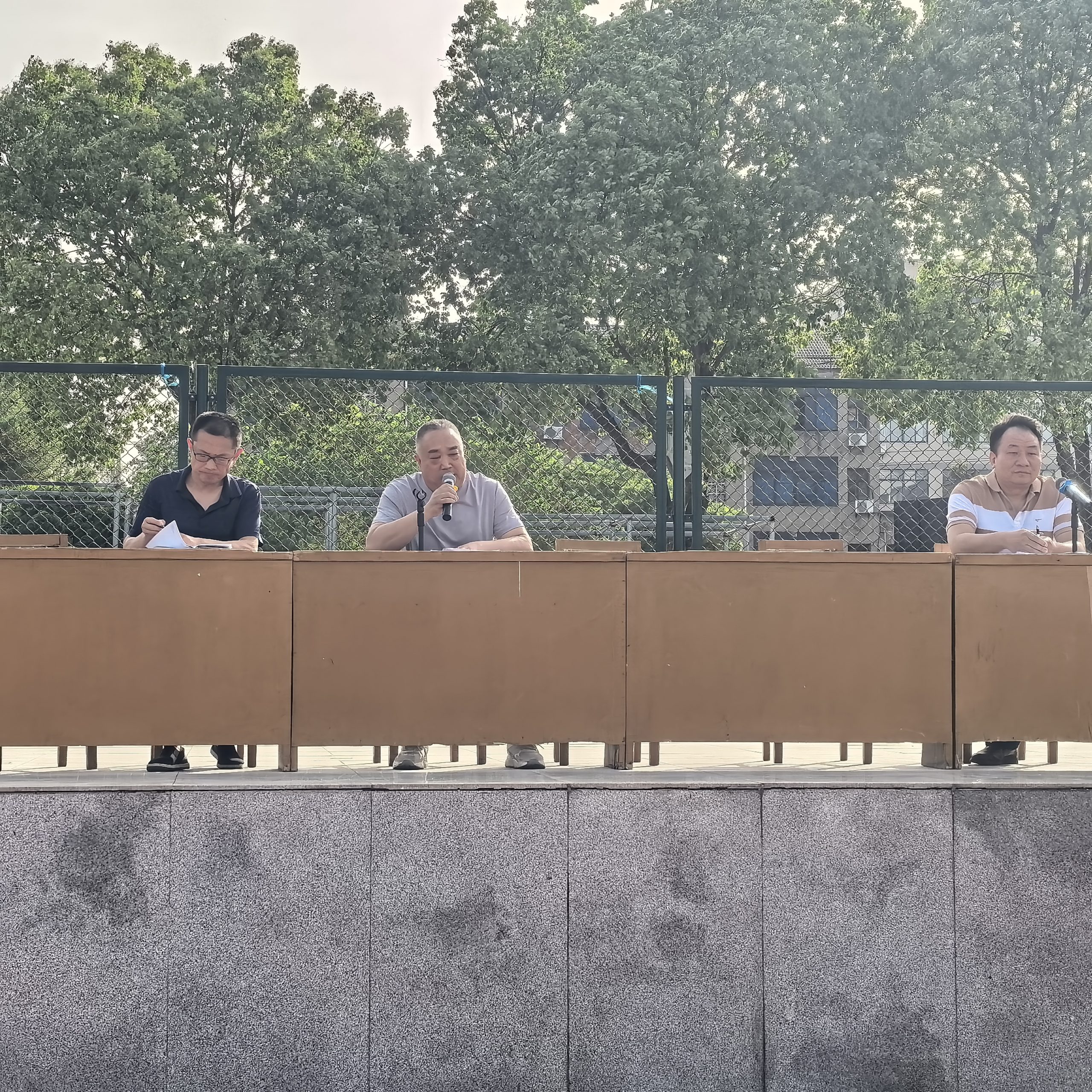 谷城县盛康二中召开法治教育会暨阶段性学习总结会 筑牢法治根基 凝聚奋进力量