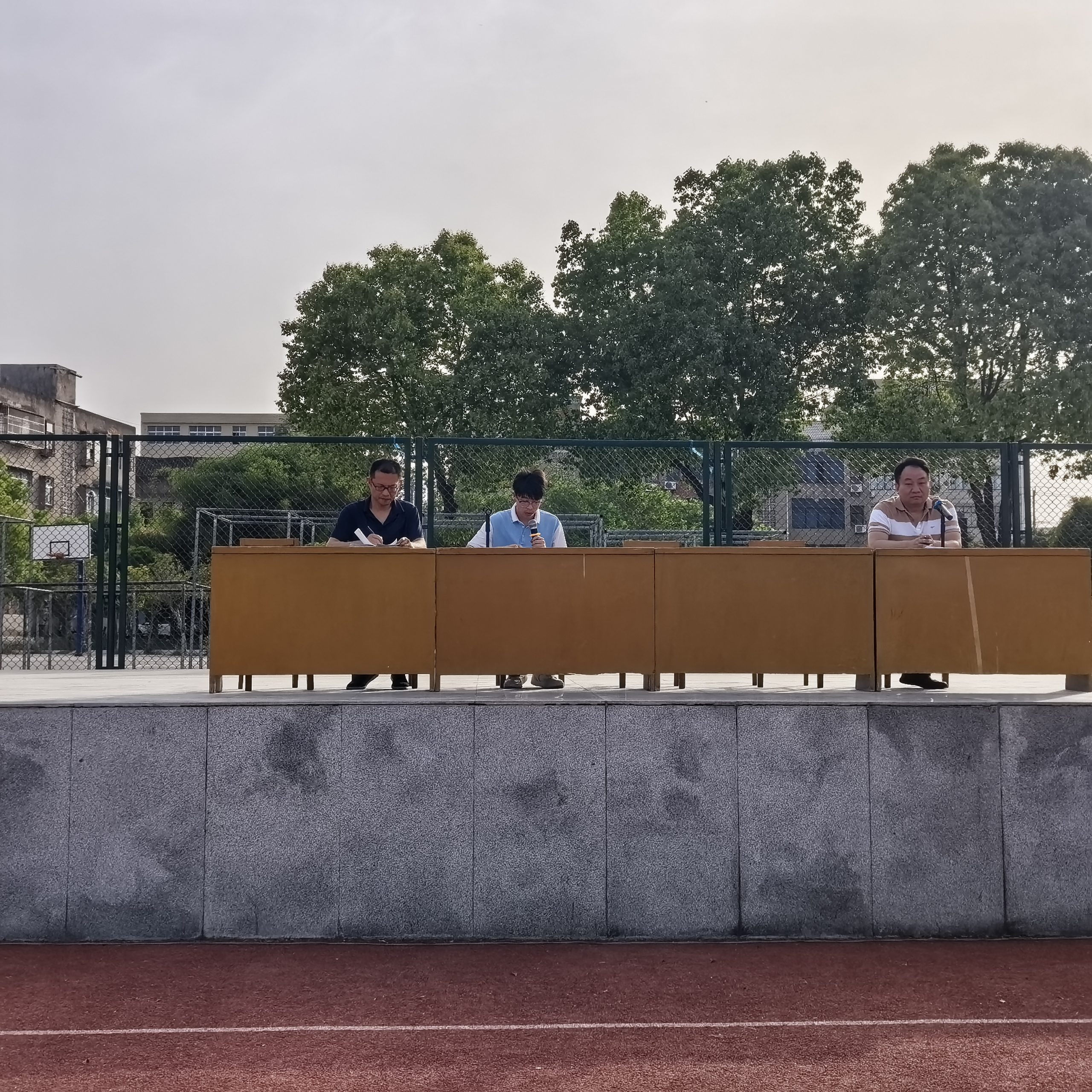 谷城县盛康二中召开法治教育会暨阶段性学习总结会 筑牢法治根基 凝聚奋进力量