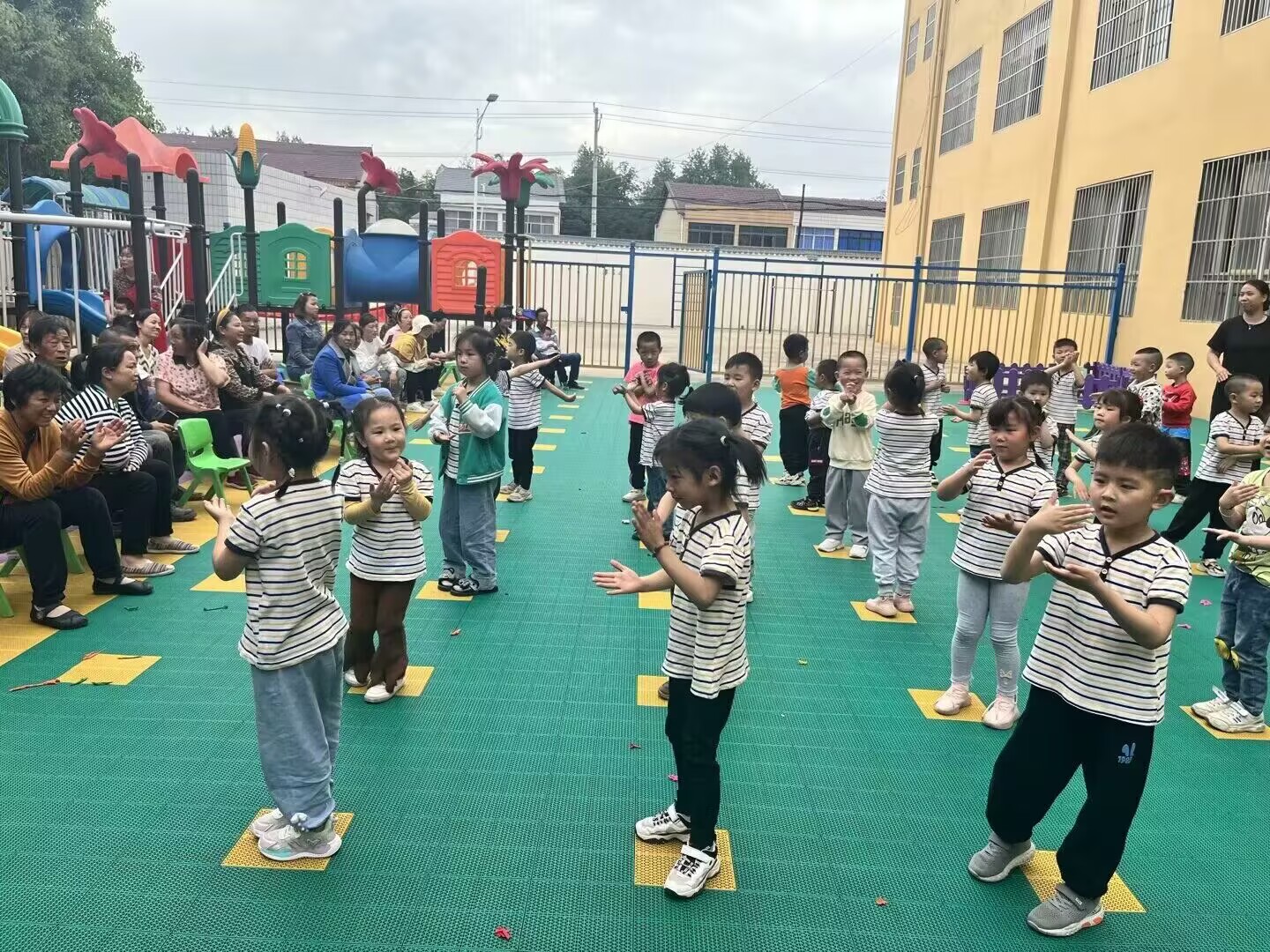 谷城县石花镇大峪桥幼儿园教联体倒座分园：欢乐亲子时光 共赴成长之约