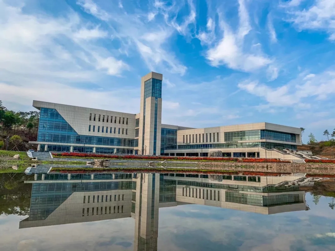 襄阳汽车职业技术学院赋