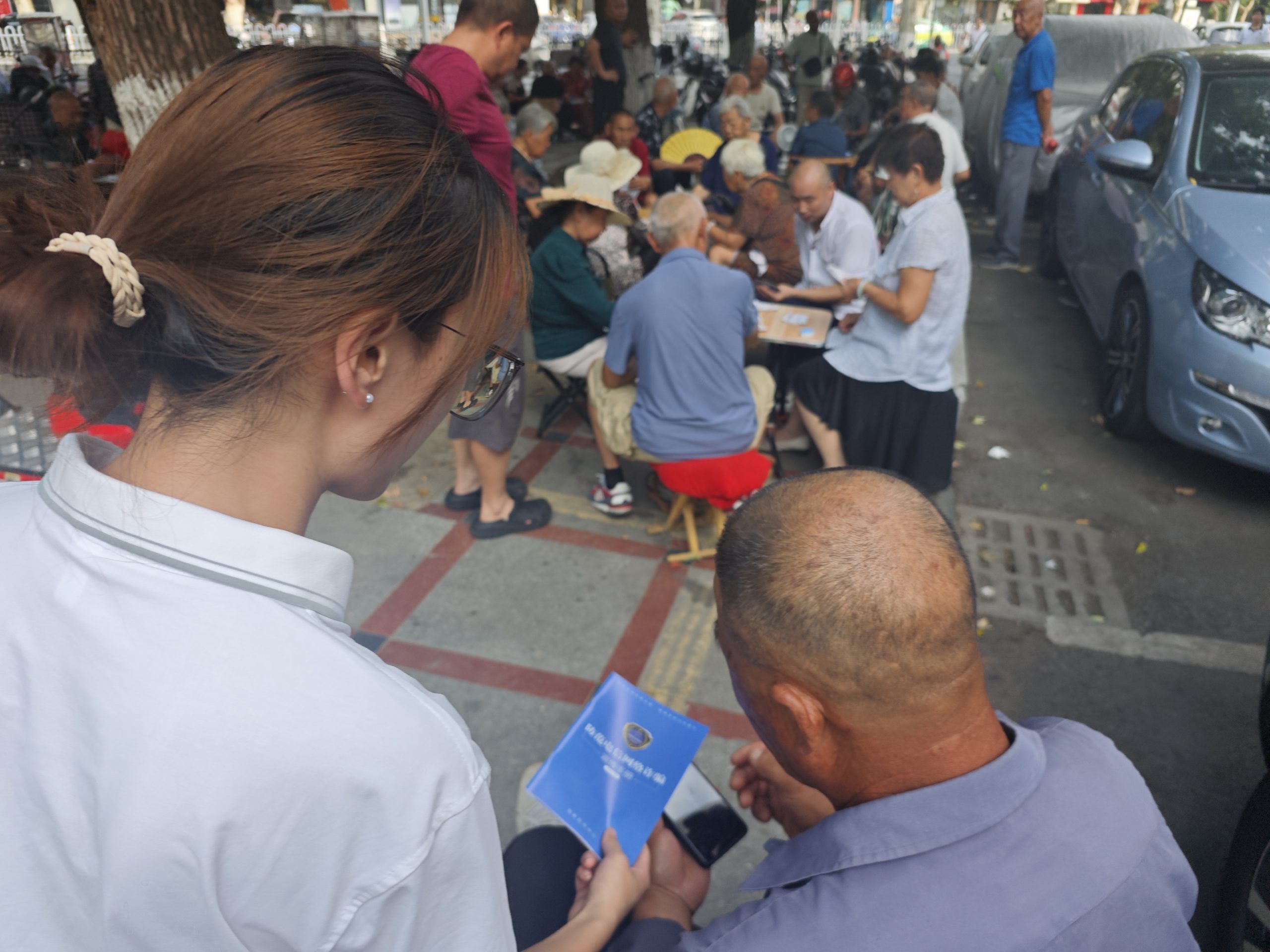 泰康人寿襄阳中支走进永安广场开展“爱和责任，保险让生活更美好”金融教育宣传活动