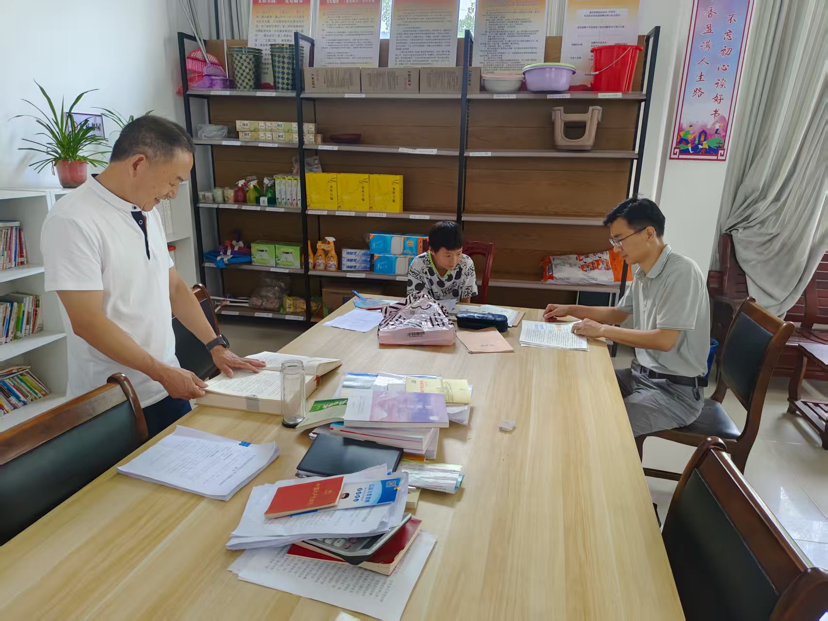 谷城县石花镇倒座中心小学：构建家校社协同机制 筑牢暑期安全防线