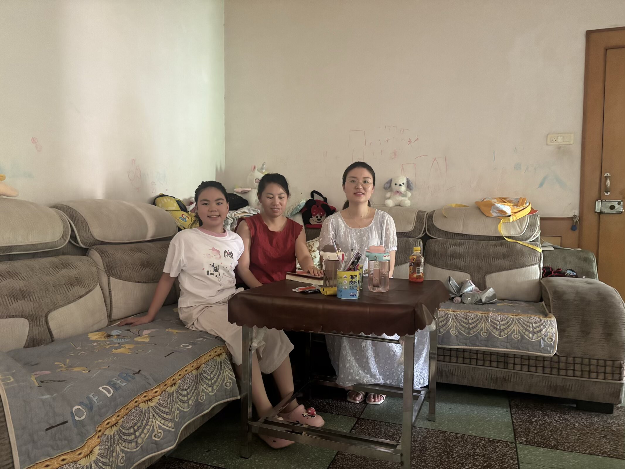 踏破千家门，只为护一生：暑假家访筑起防溺"生死线"