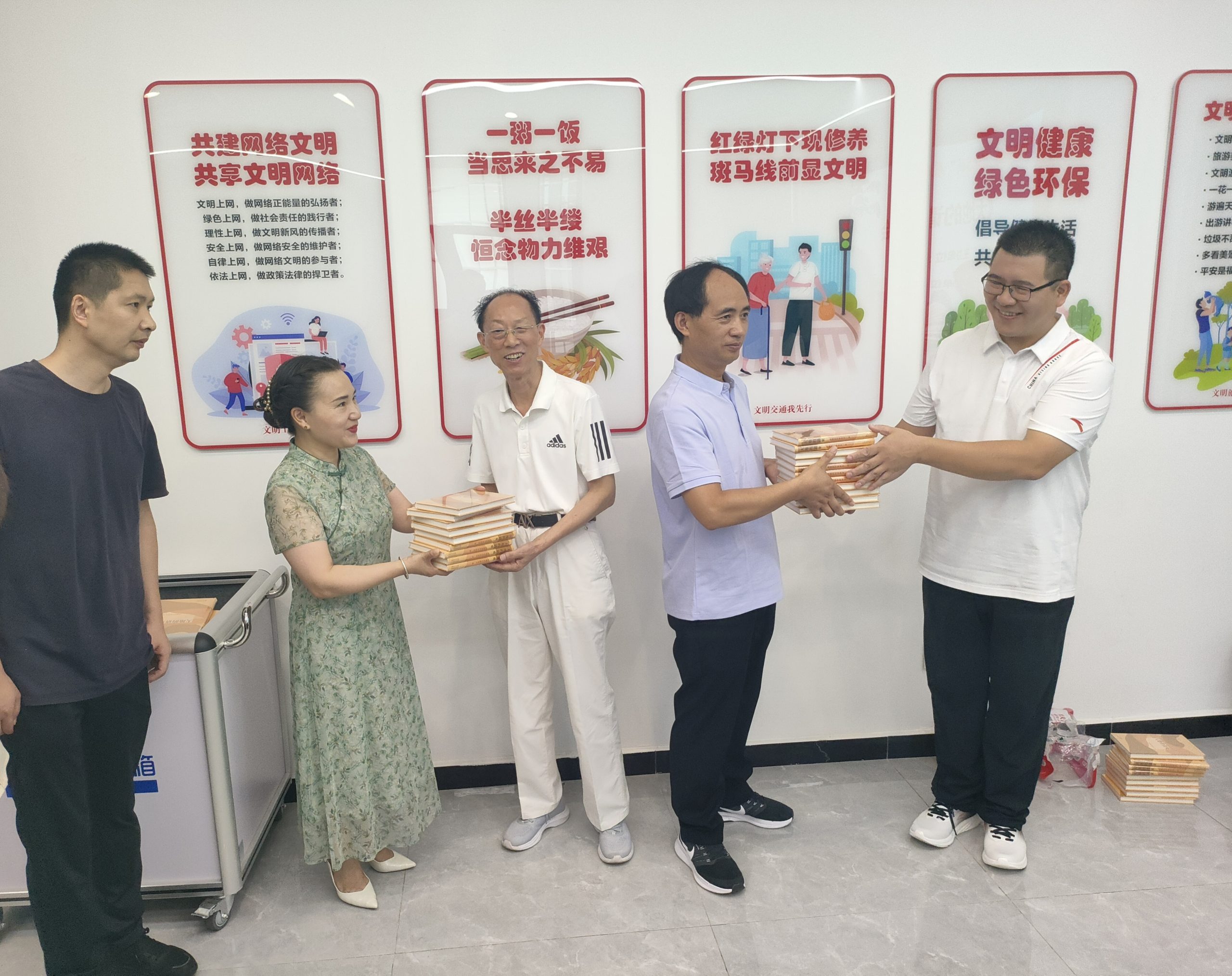 谷城这场读书会火了！《大地的请柬》里读出乡土诗意