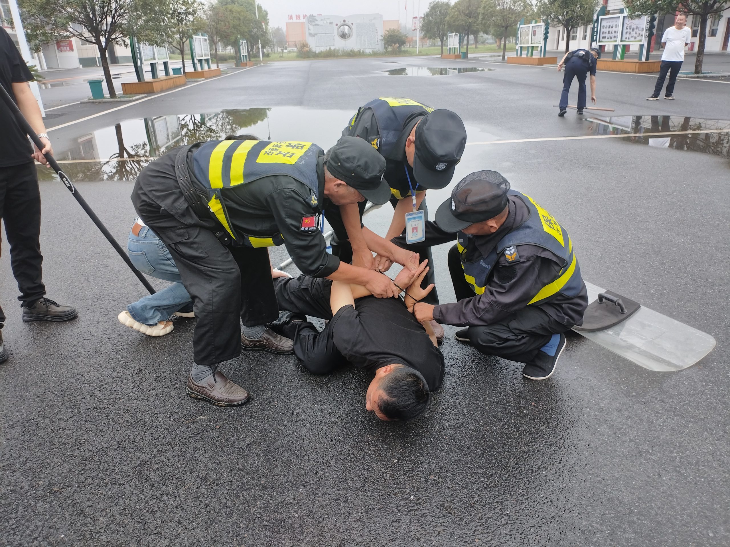 谷城城关三中：开展反恐防暴演练 筑牢校园安全防线