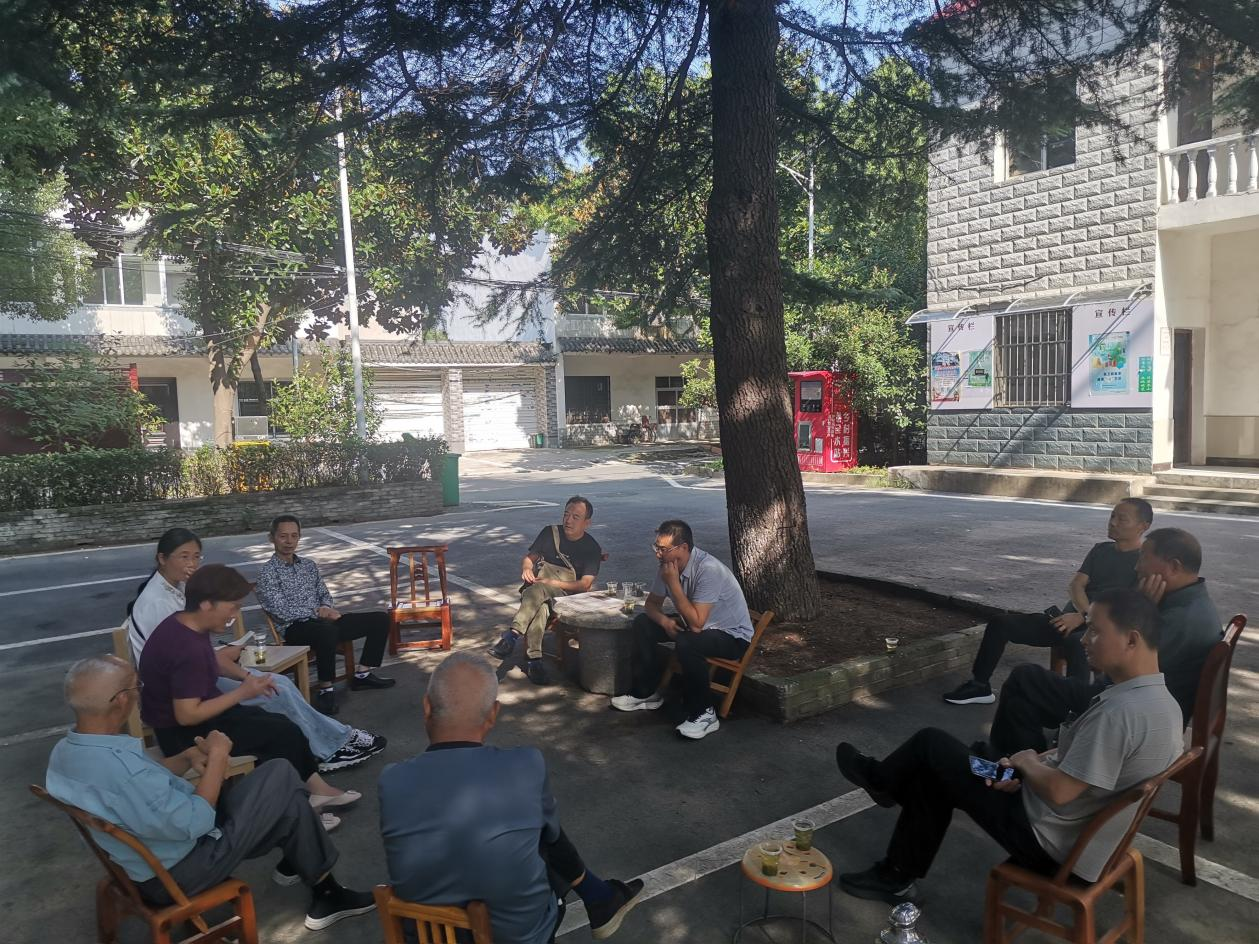 老河口市作协组织作家深入竹林雅居开展文学采风交流活动