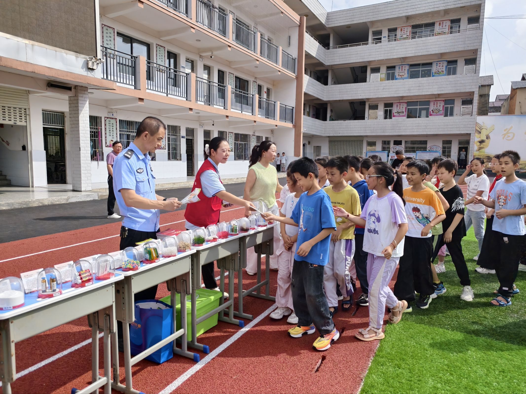 谷城县石花镇大峪桥中心小学：传承禁毒精神 增强防毒意识