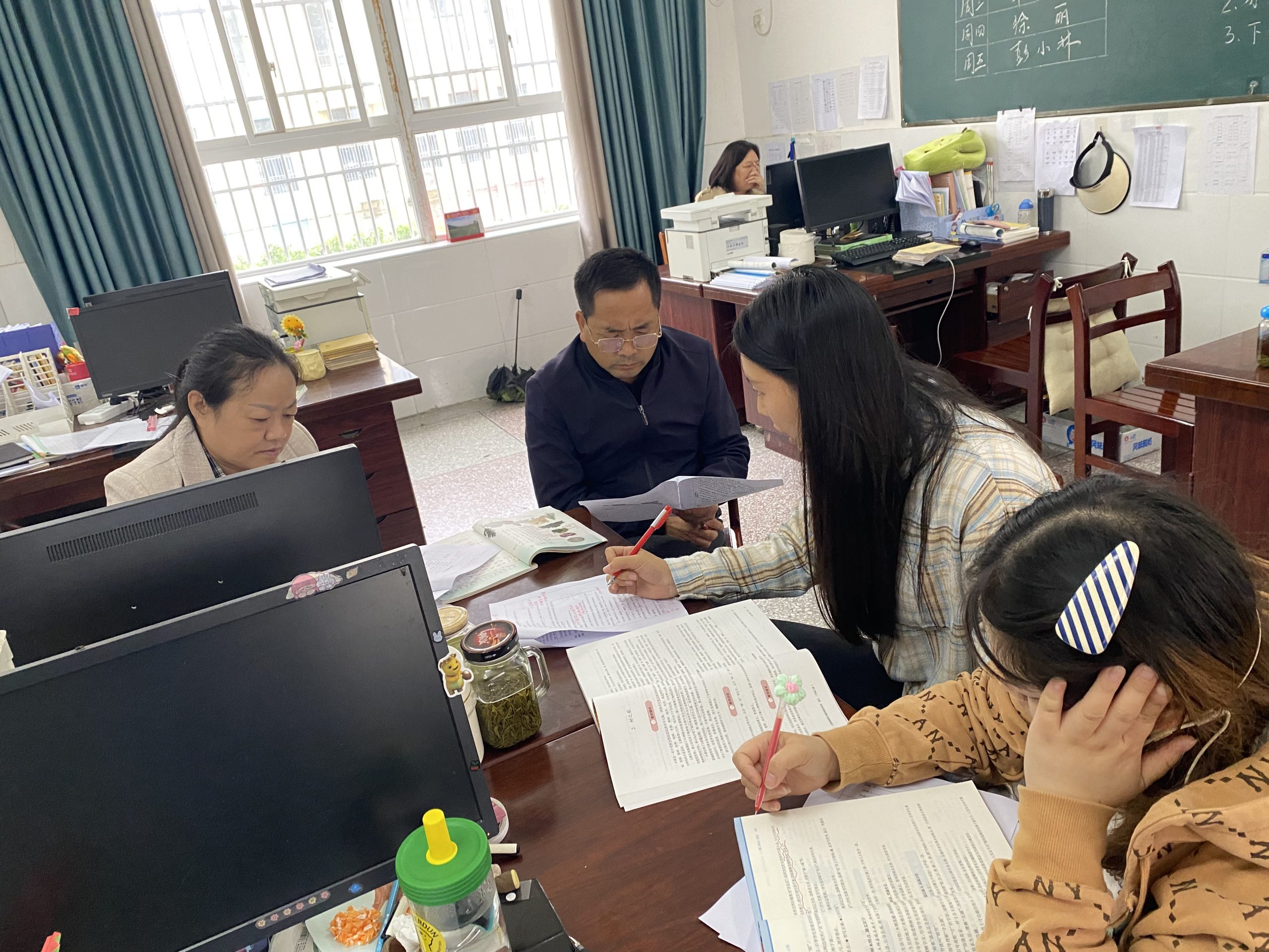 谷城县石花镇凉水井小学：集体备课凝智慧 共绘教学新图景