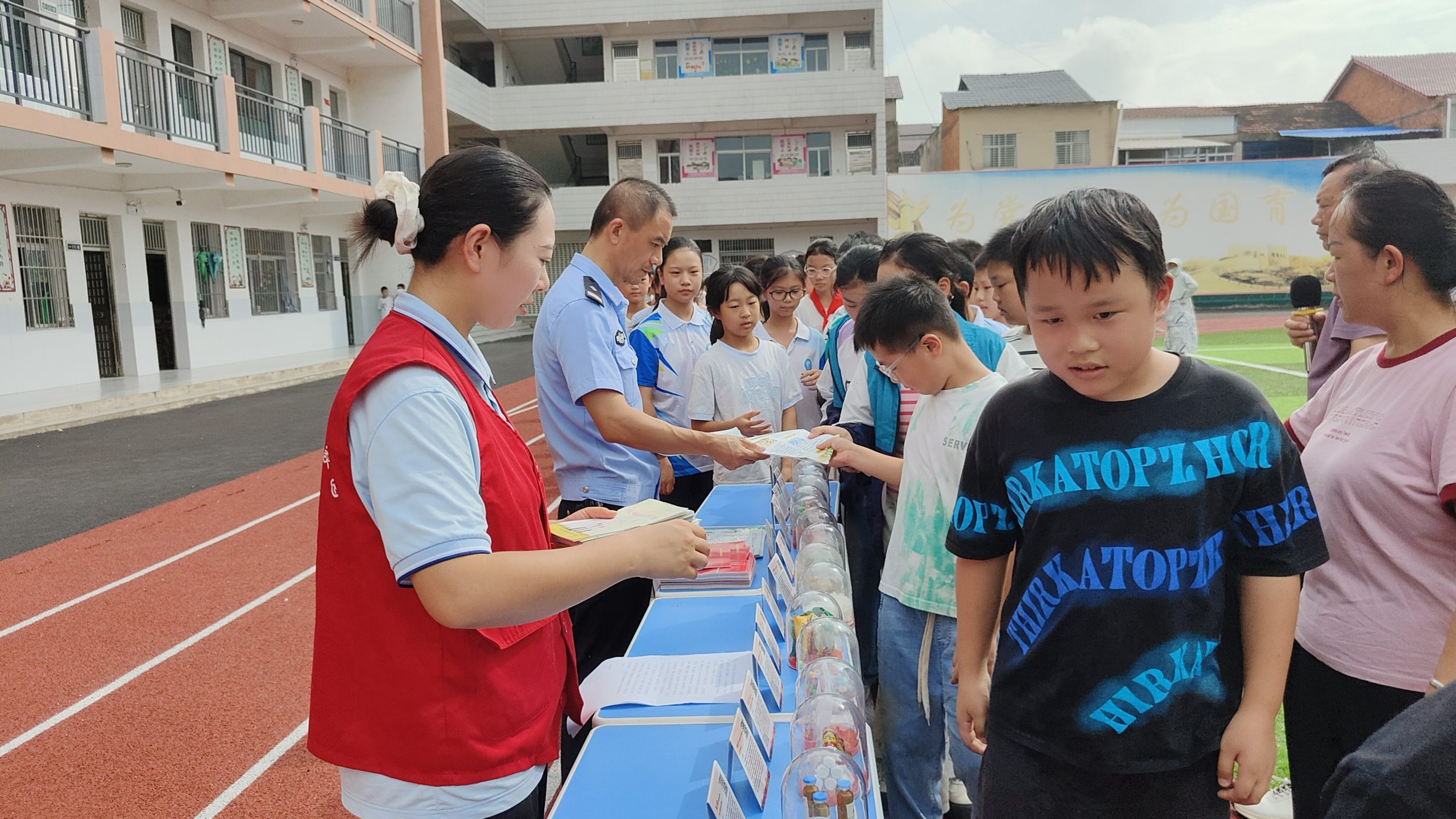 谷城县石花镇大峪桥中心小学：传承禁毒精神 增强防毒意识