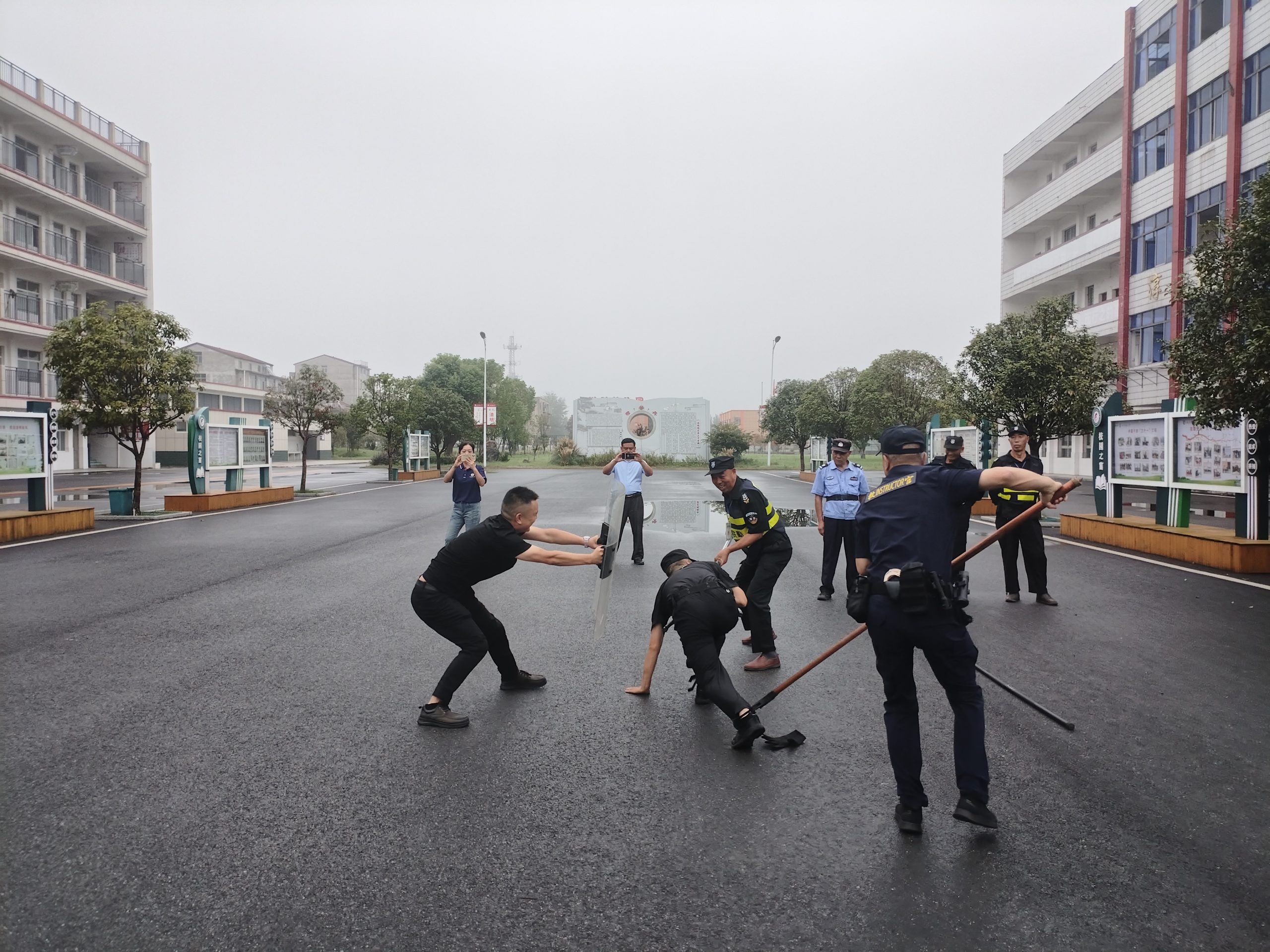 谷城城关三中：开展反恐防暴演练 筑牢校园安全防线