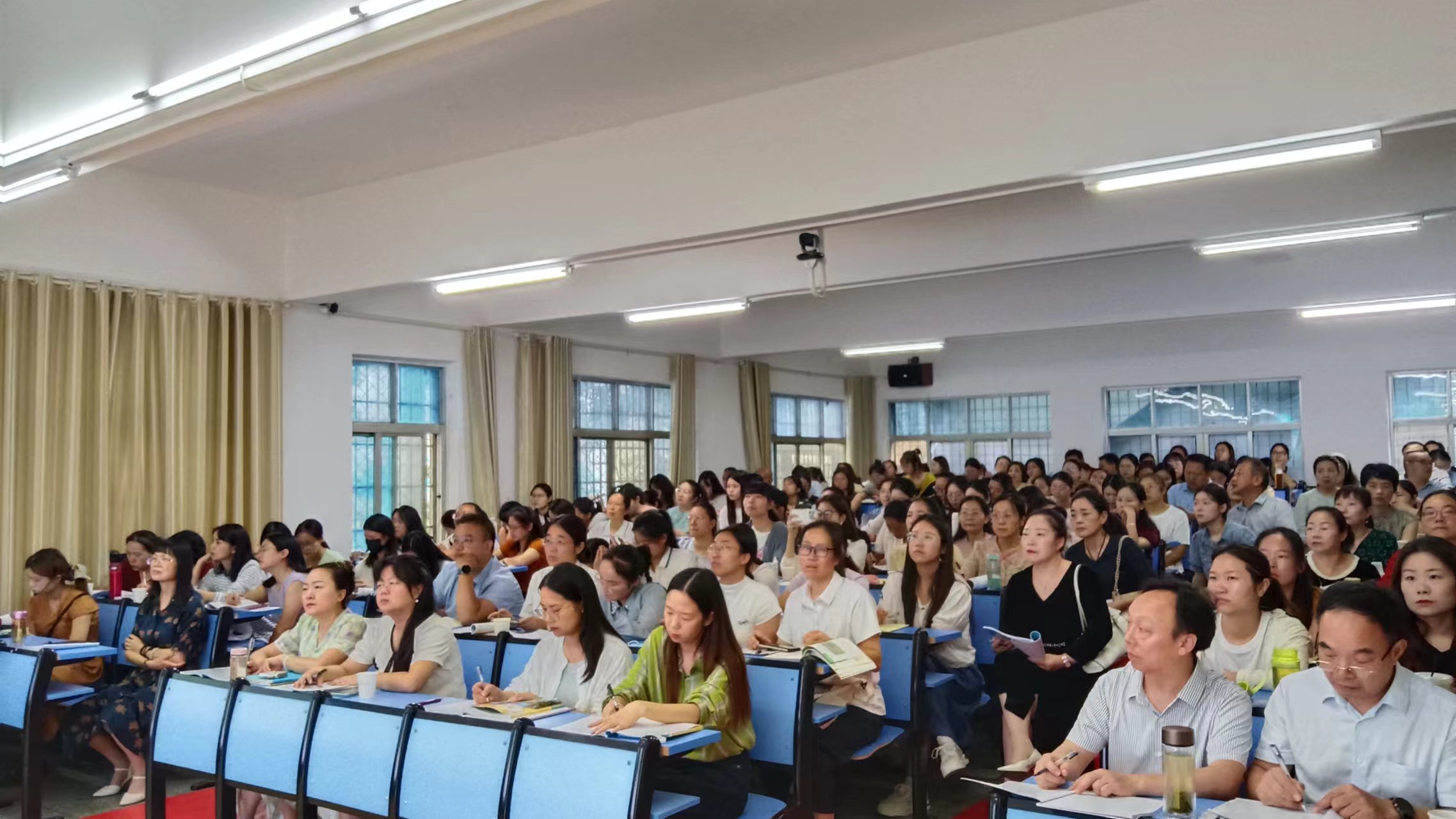 谷城县开展初中英语新教材培训  赋能教师教学提质