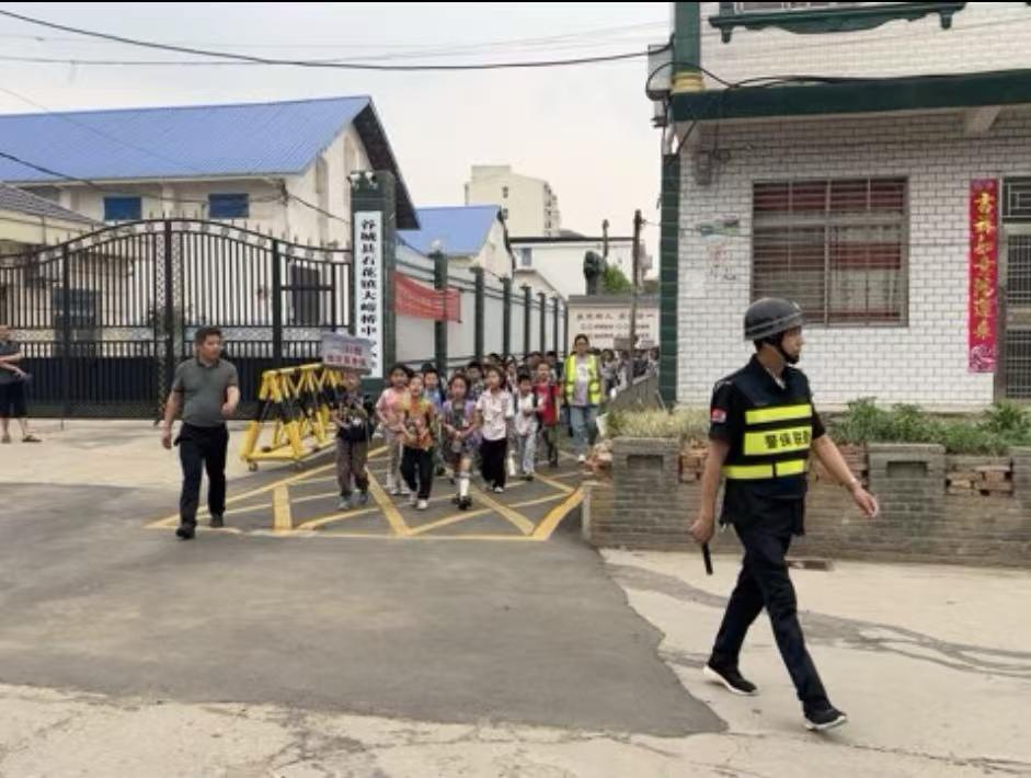 谷城县石花镇大峪桥中心小学：金秋启新程 逐光向未来