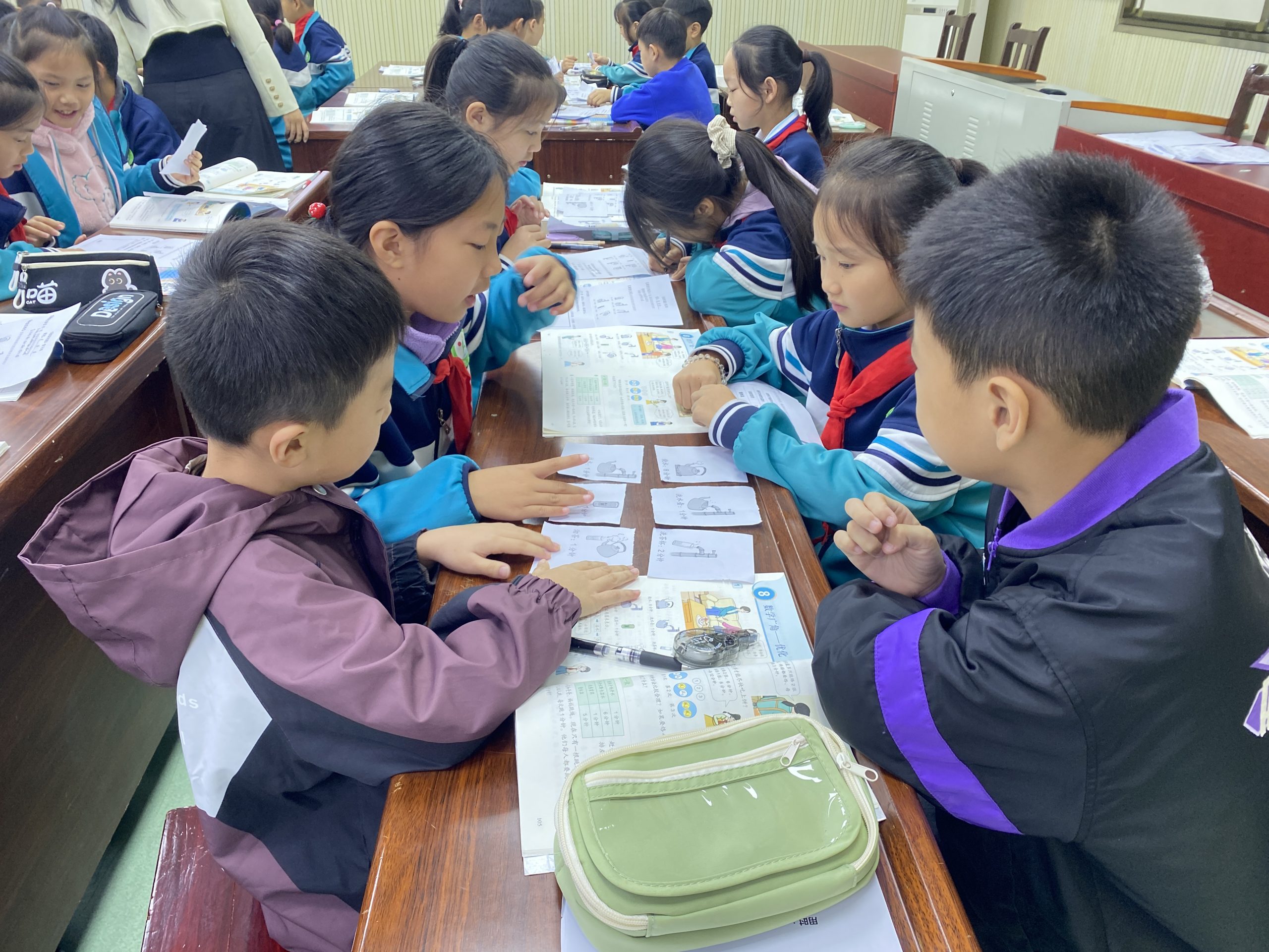 谷城县盛康镇小学：凝心聚力研教学 共促成长启新程