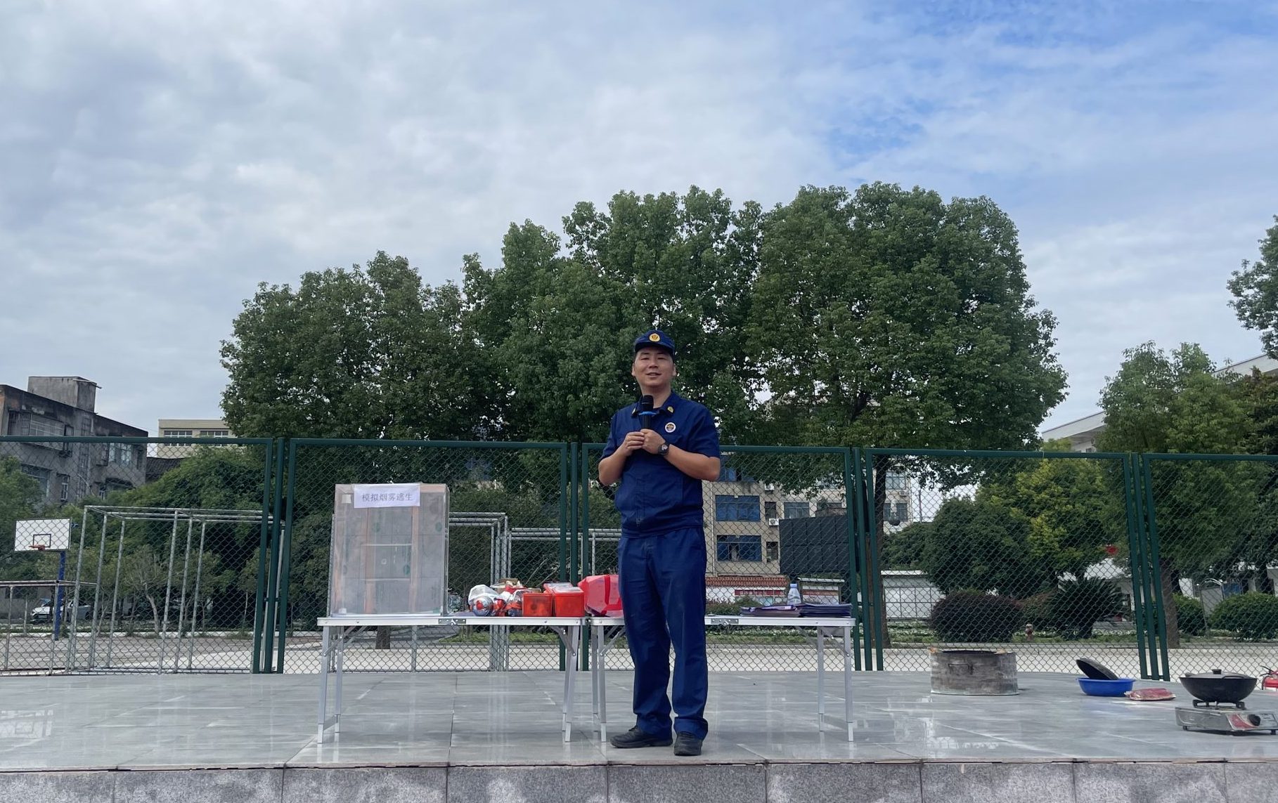 谷城县消防大队走进盛康二中，开展消防安全教育“零距离”活动