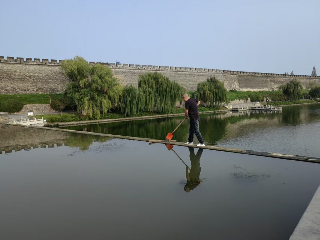 七次洪峰轮番袭击 千年古城波澜不惊