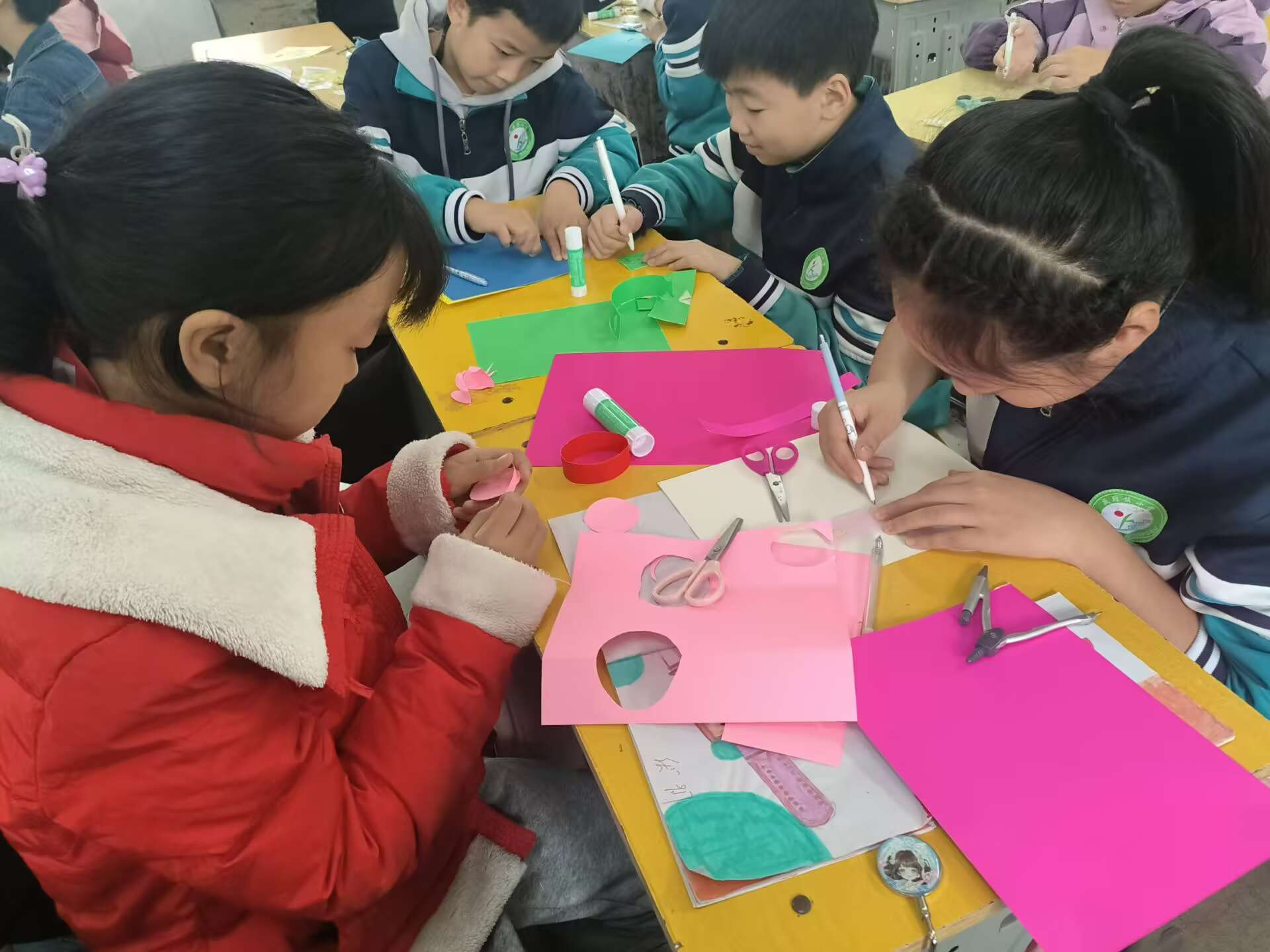 指尖“创”时光!谷城县盛康镇小学美术课玩转手工纸手表 指尖“创”时光!谷城县盛康镇小学美术课玩转手工纸手表