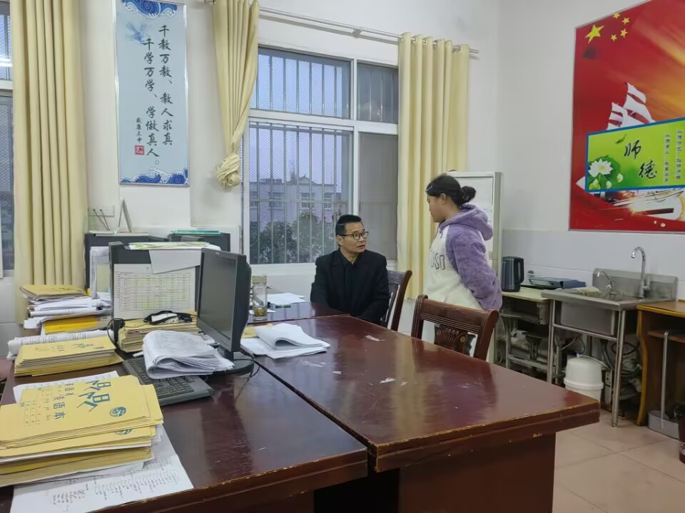 谷城县盛康二中精准施策解难题 暖心行动护成长