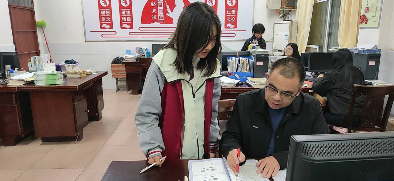 谷城县盛康二中精准施策解难题 暖心行动护成长