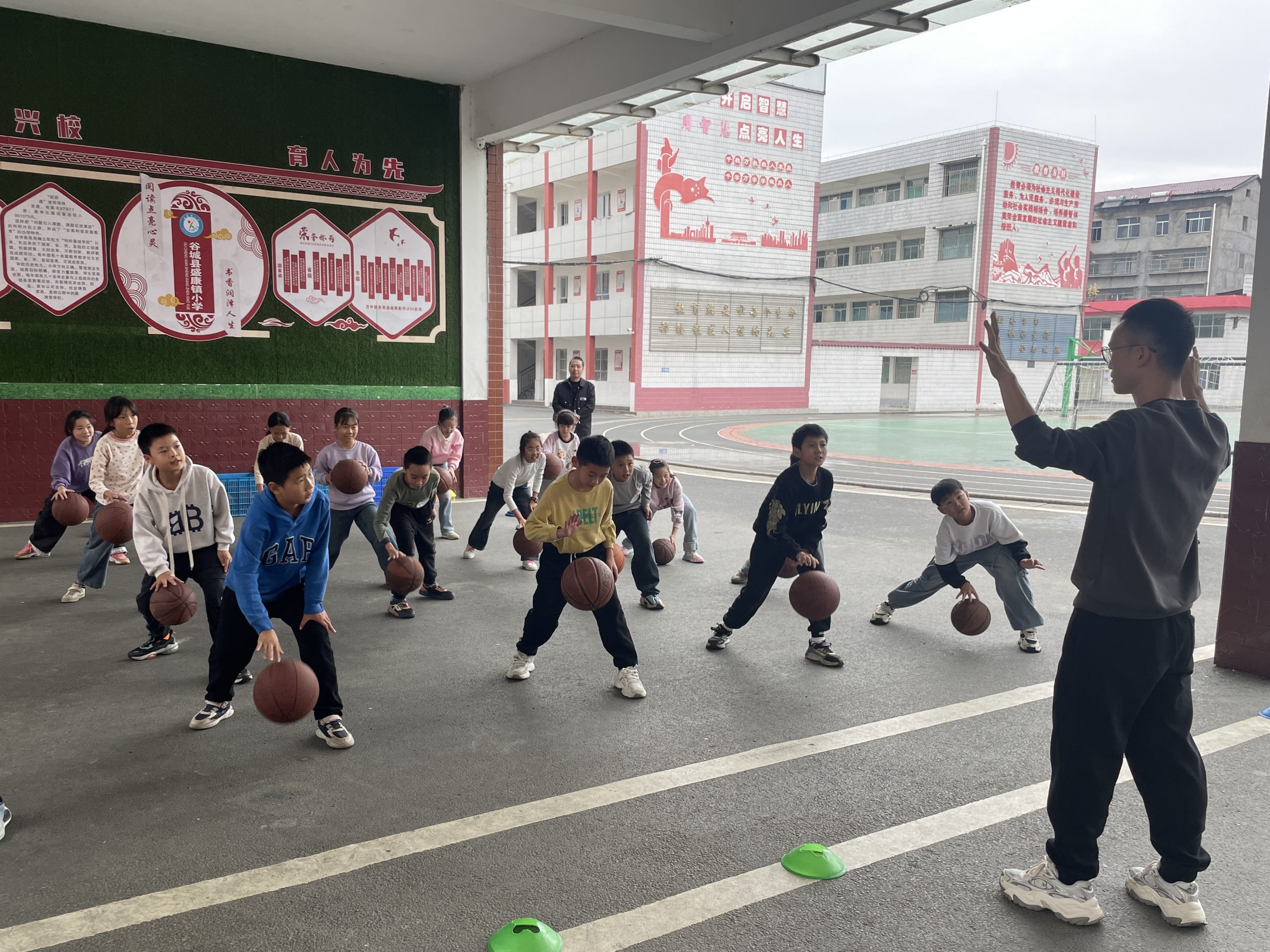 谷城县盛康镇小学：篮球赋能成长  运动点亮校园