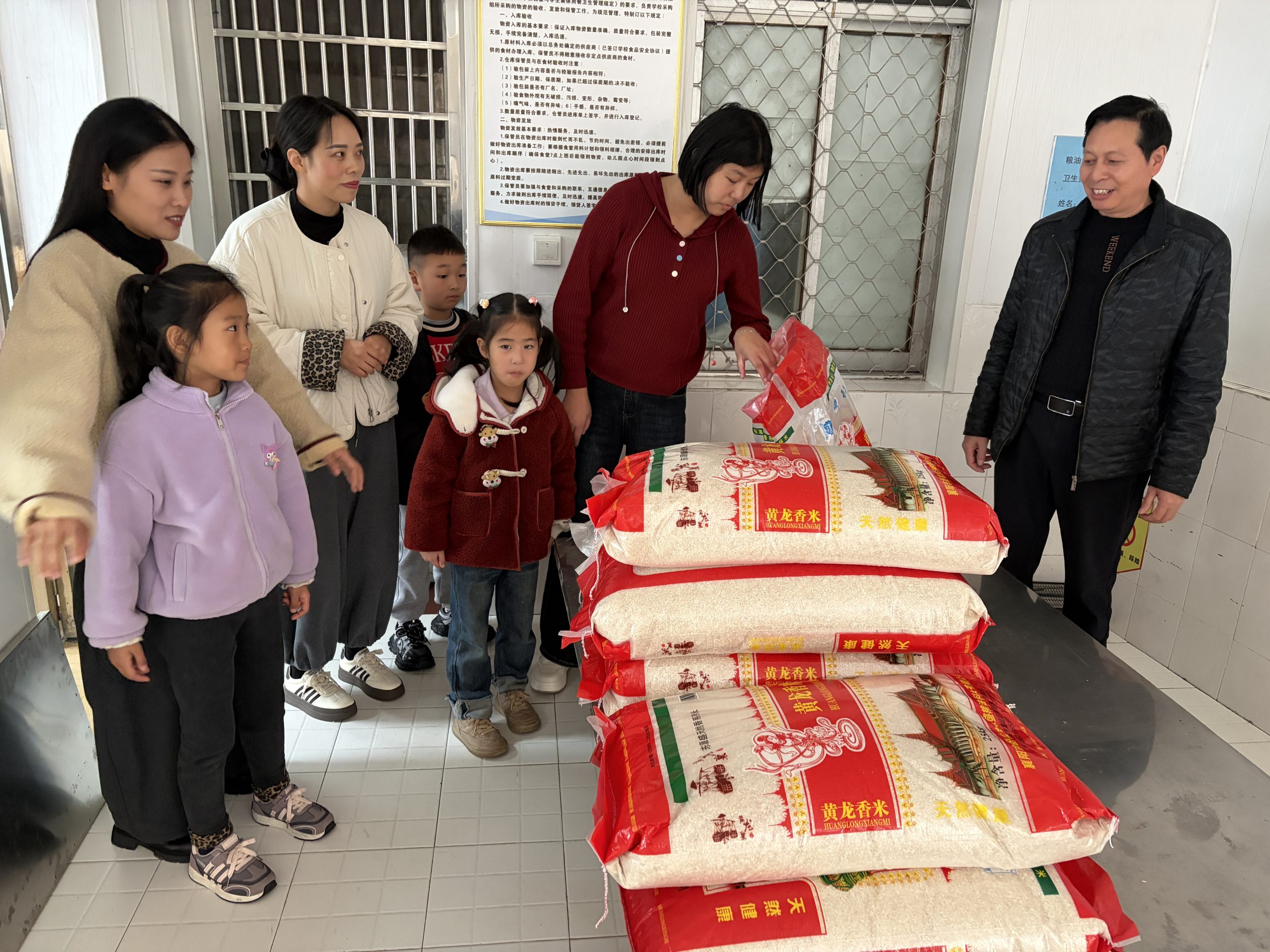 谷城县盛康镇小学：家校同心 共护“舌尖上的安全”