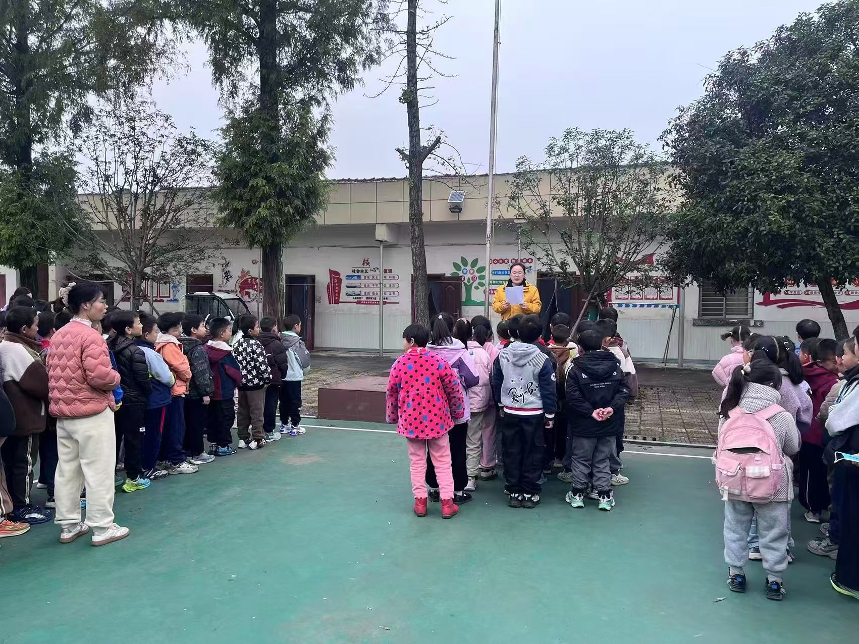 襄阳市樊城区上茶庵小学：消防进校园  安全伴成长